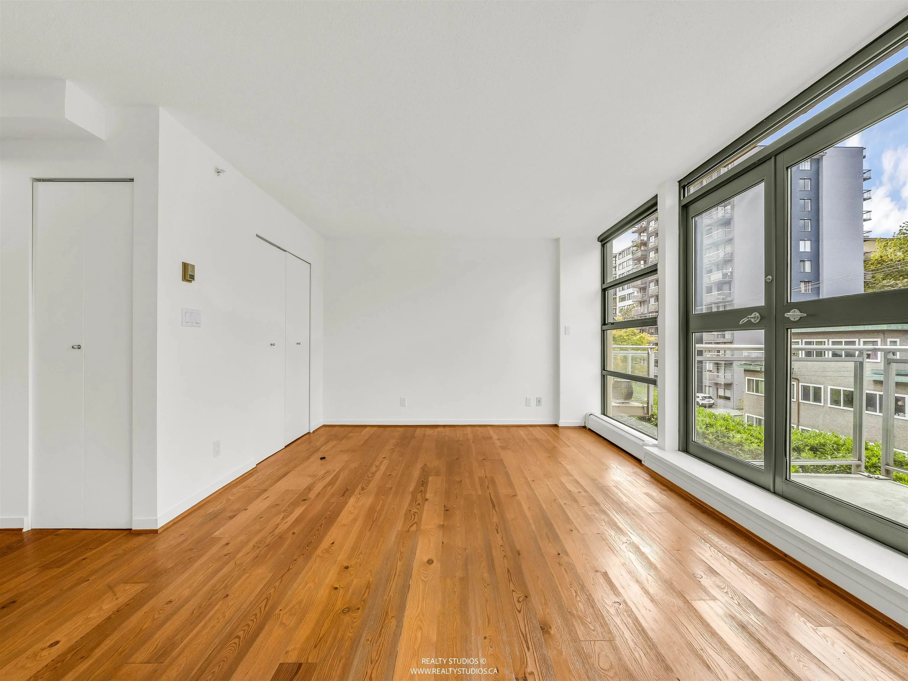 302 1688 Robson Street