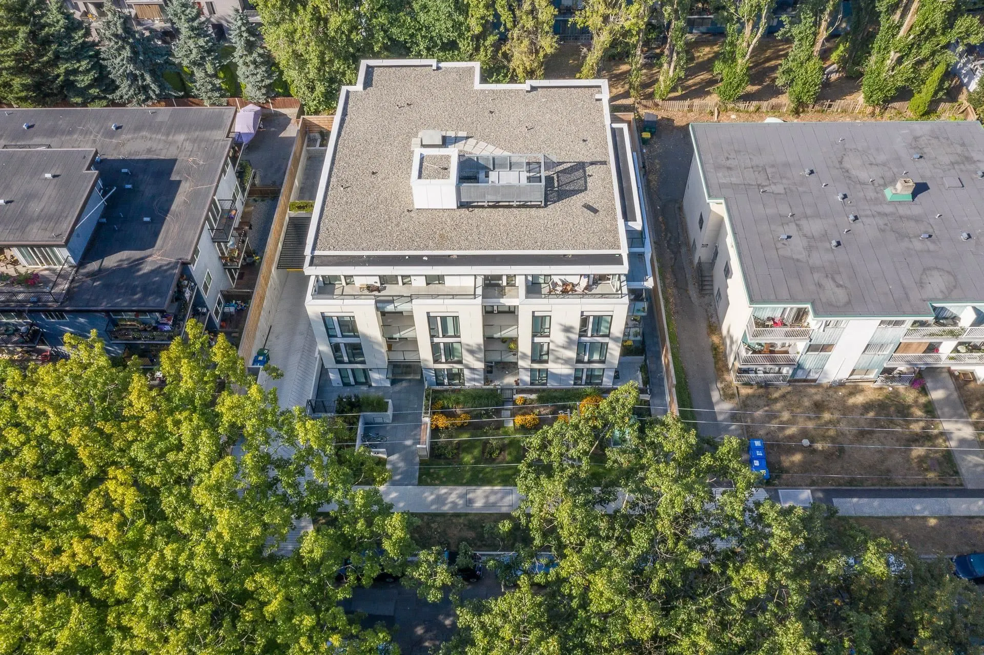 303 2239 W 7th Avenue