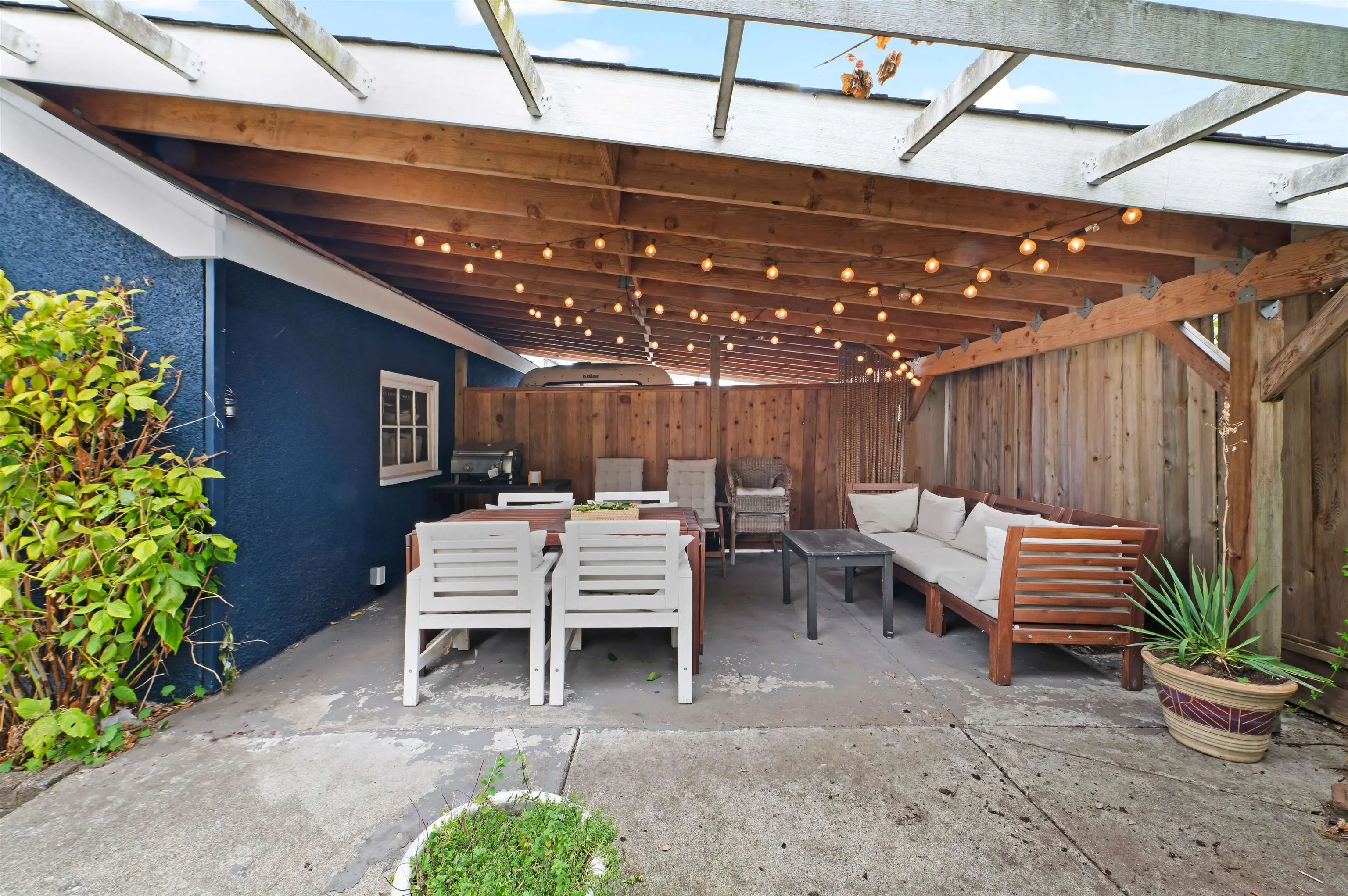 2677 Triumph Street