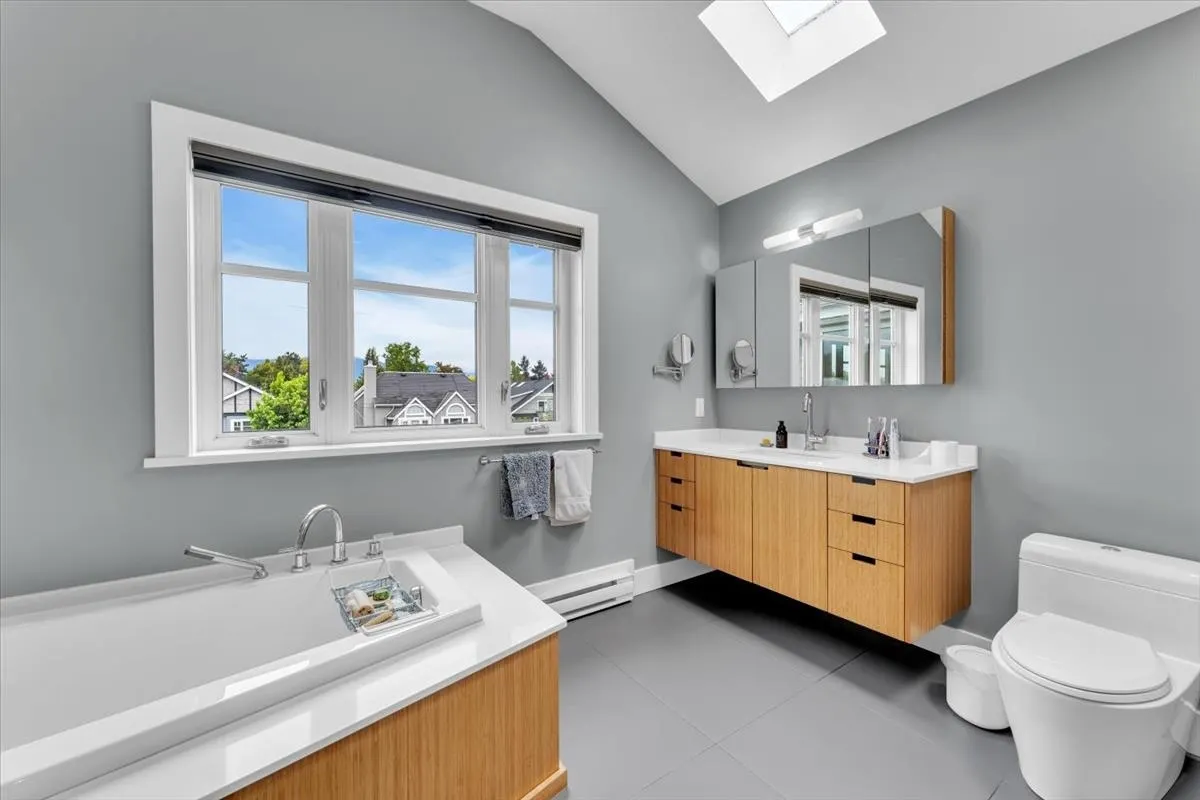 57 W 17th Avenue