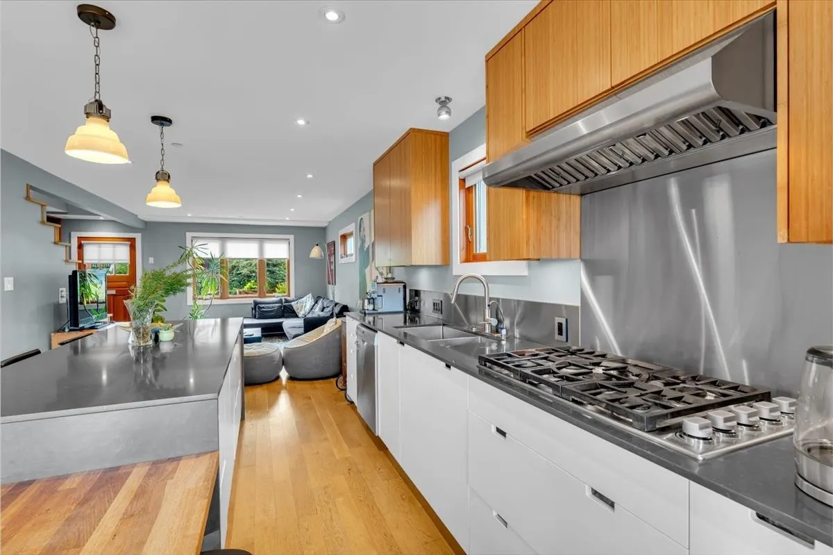 57 W 17th Avenue