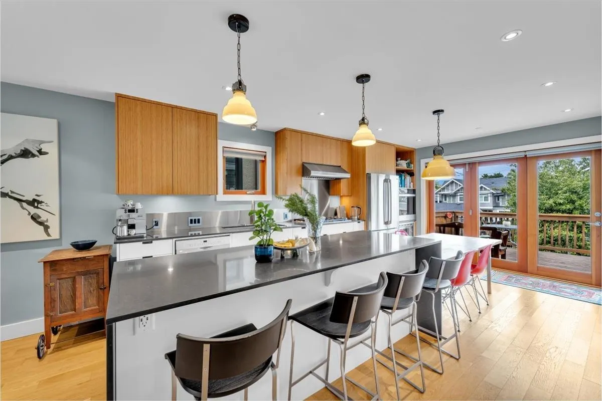 57 W 17th Avenue