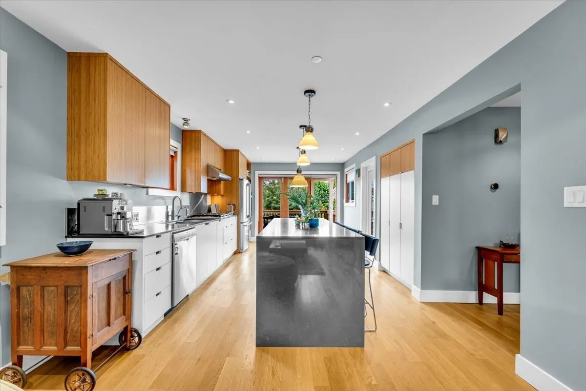 57 W 17th Avenue