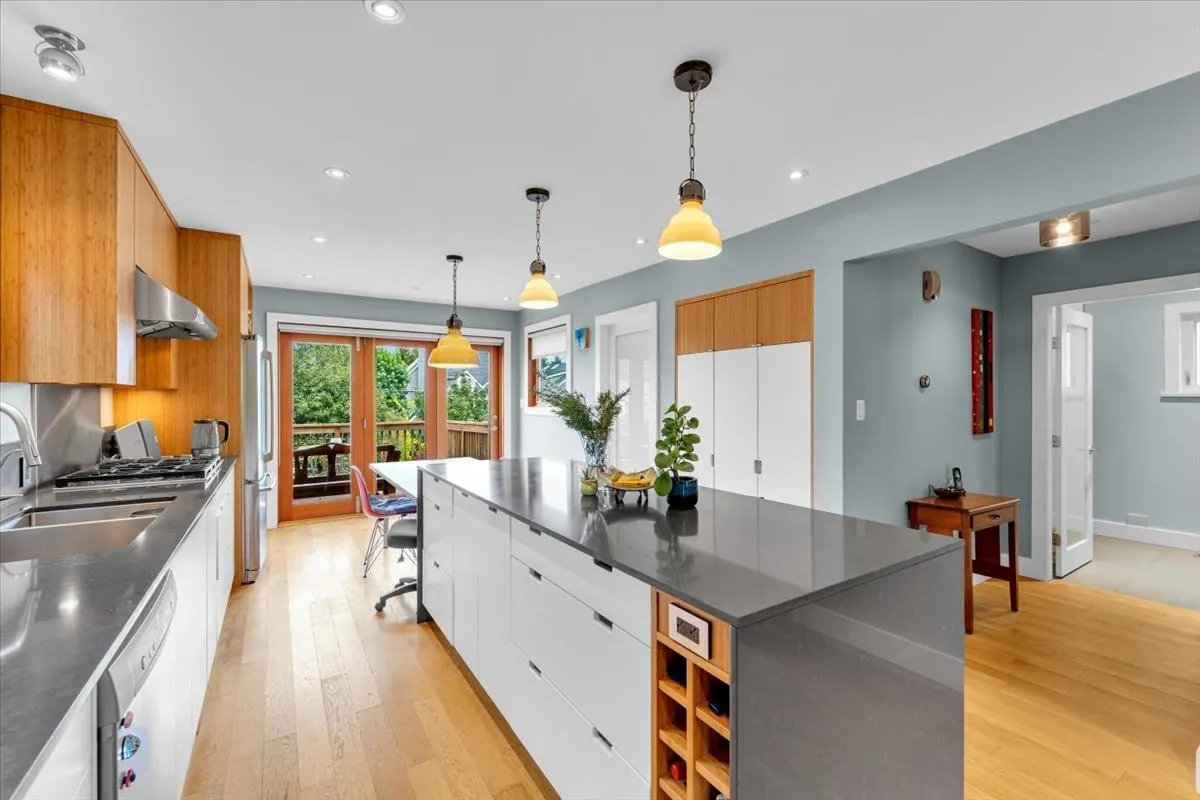 57 W 17th Avenue
