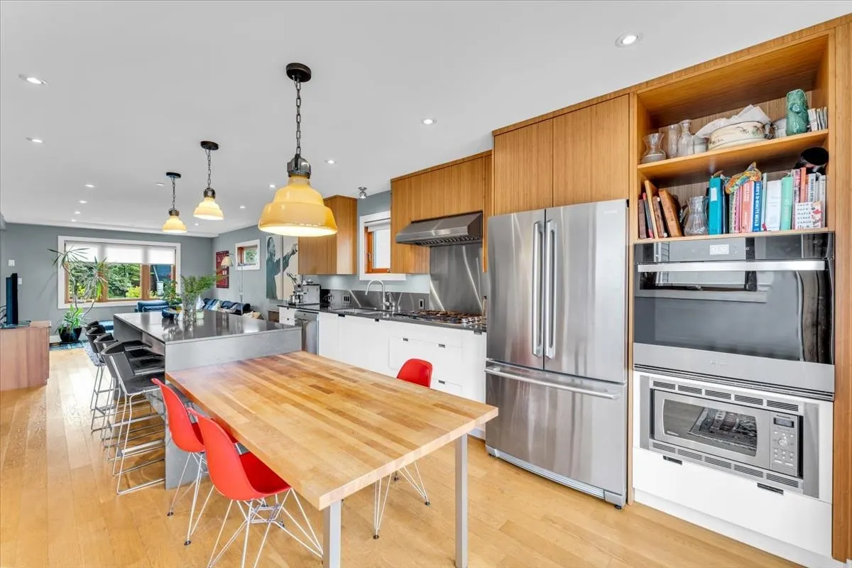 57 W 17th Avenue