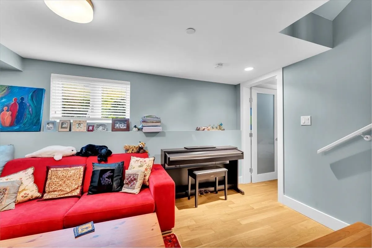 57 W 17th Avenue