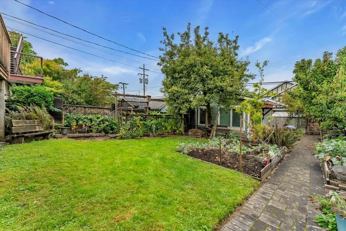 57 W 17th Avenue
