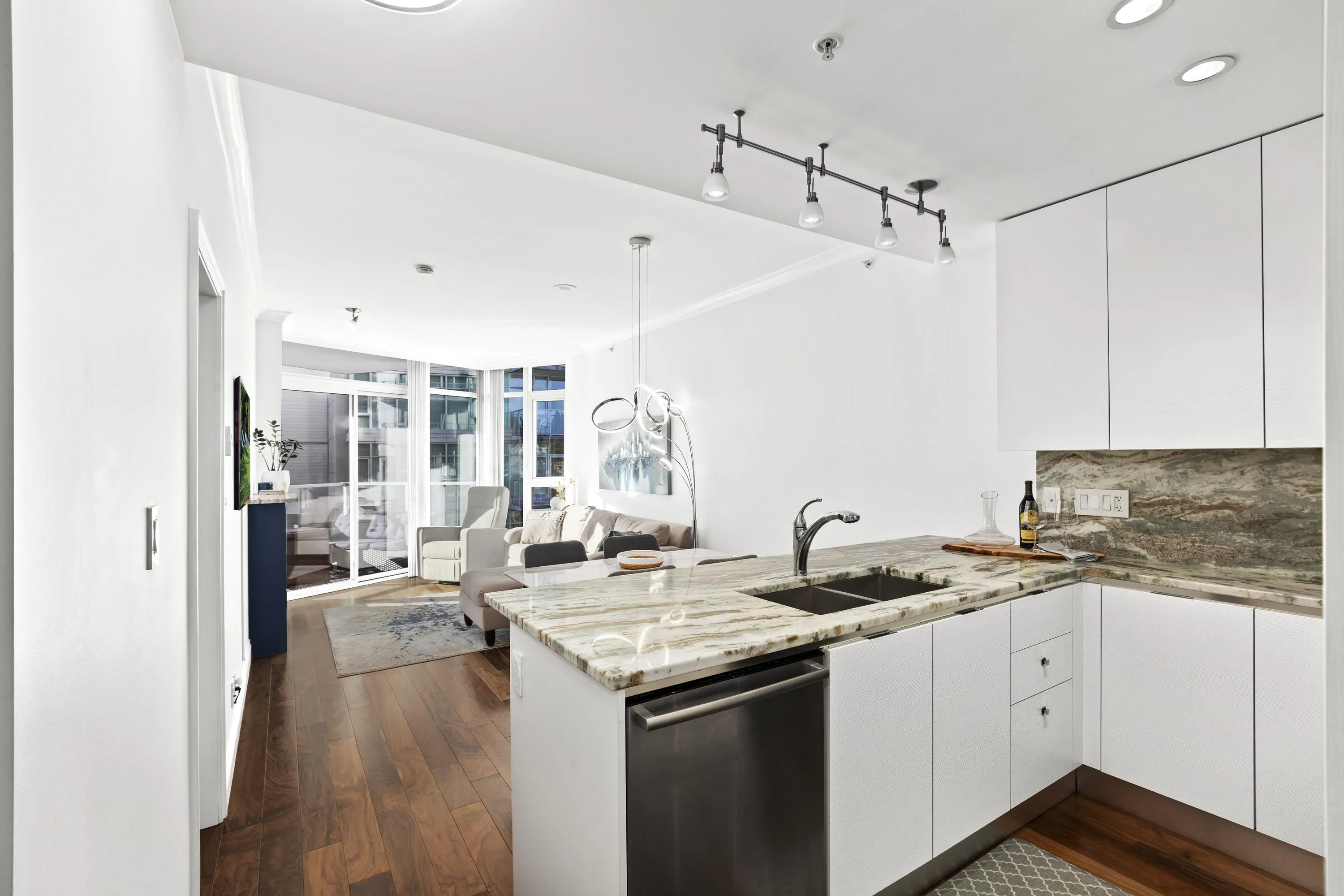 608 199 Victory Ship Way
