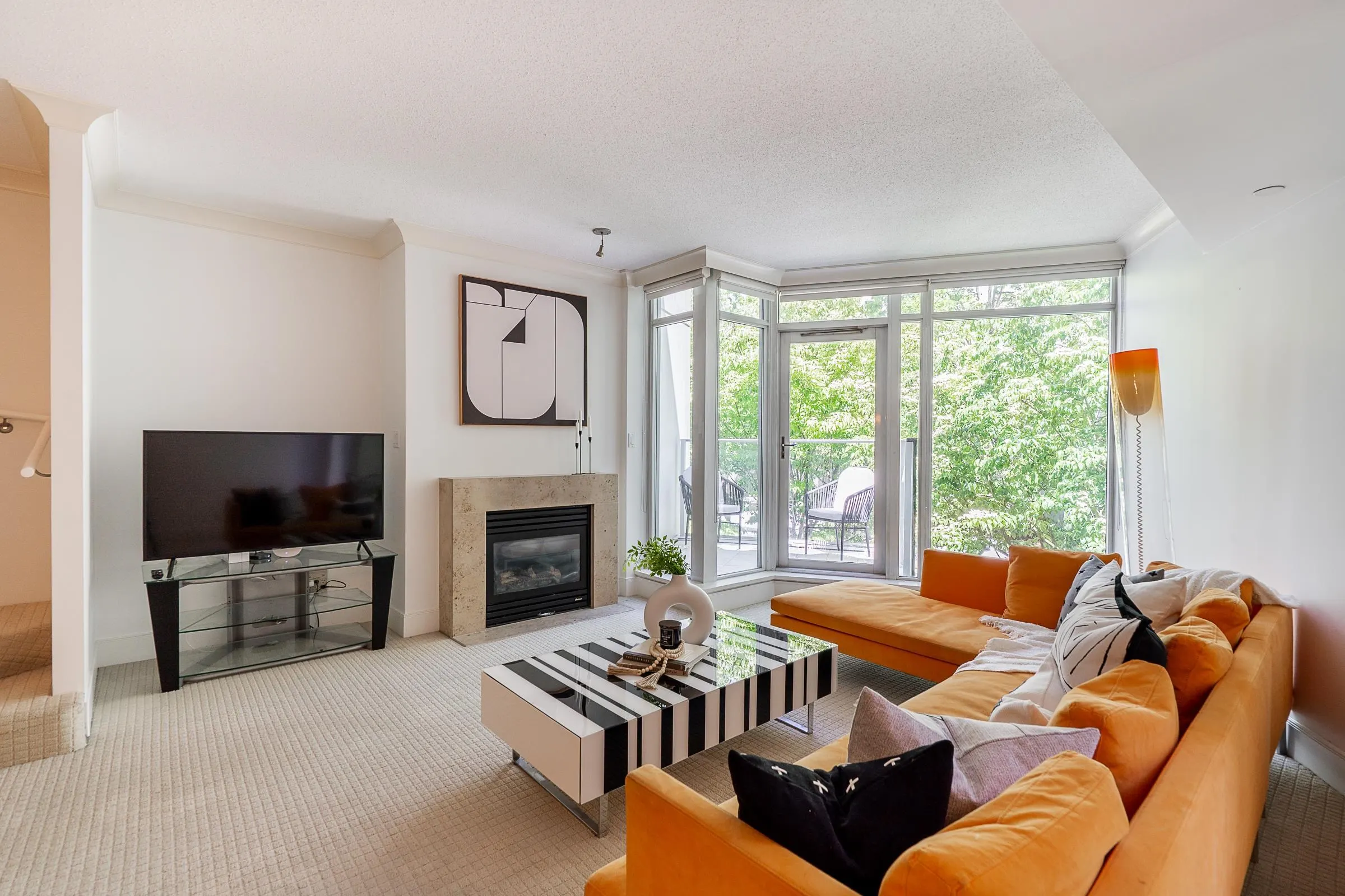 TH9 1650 Bayshore Drive