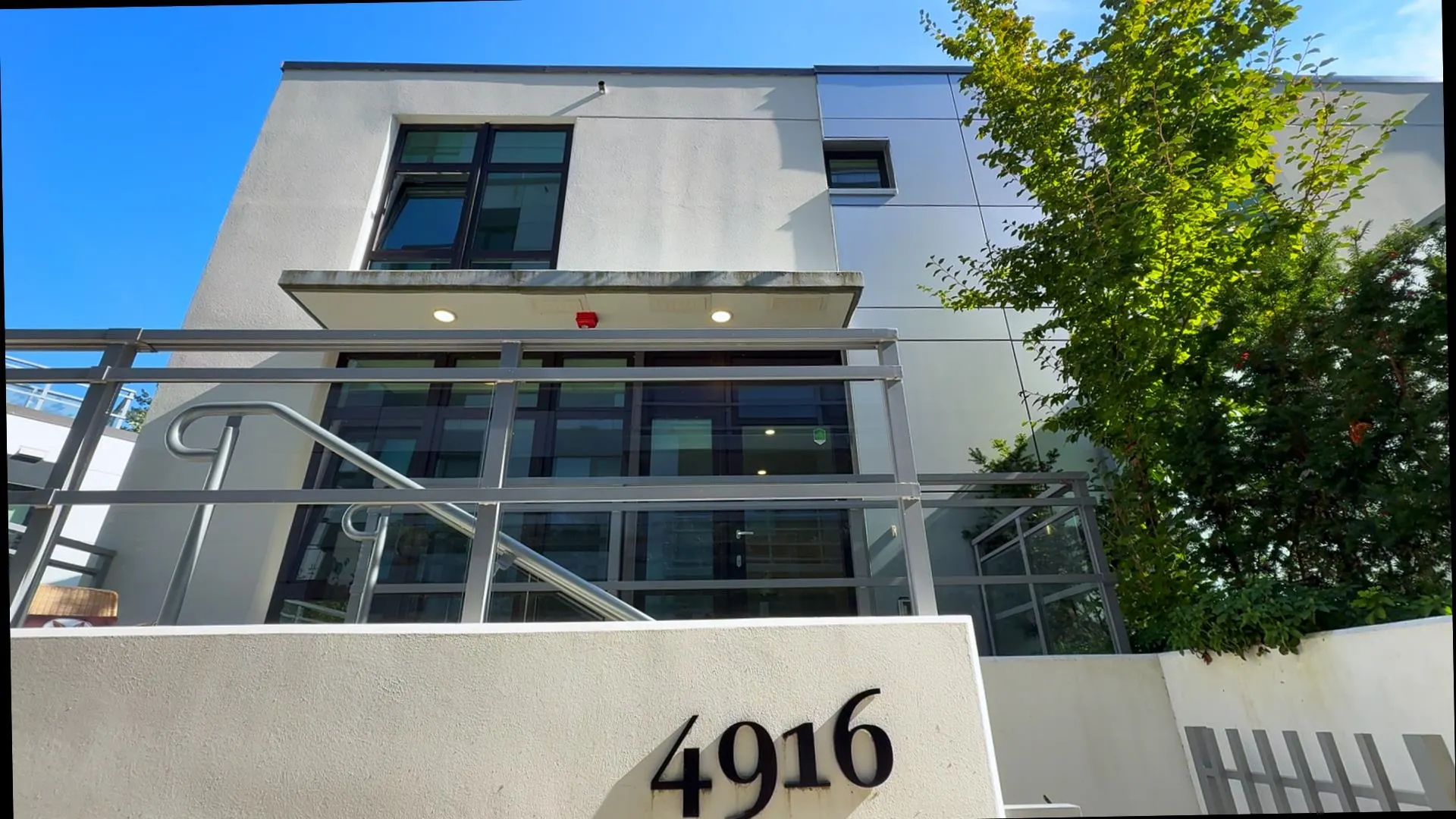 4916 Cambie Street