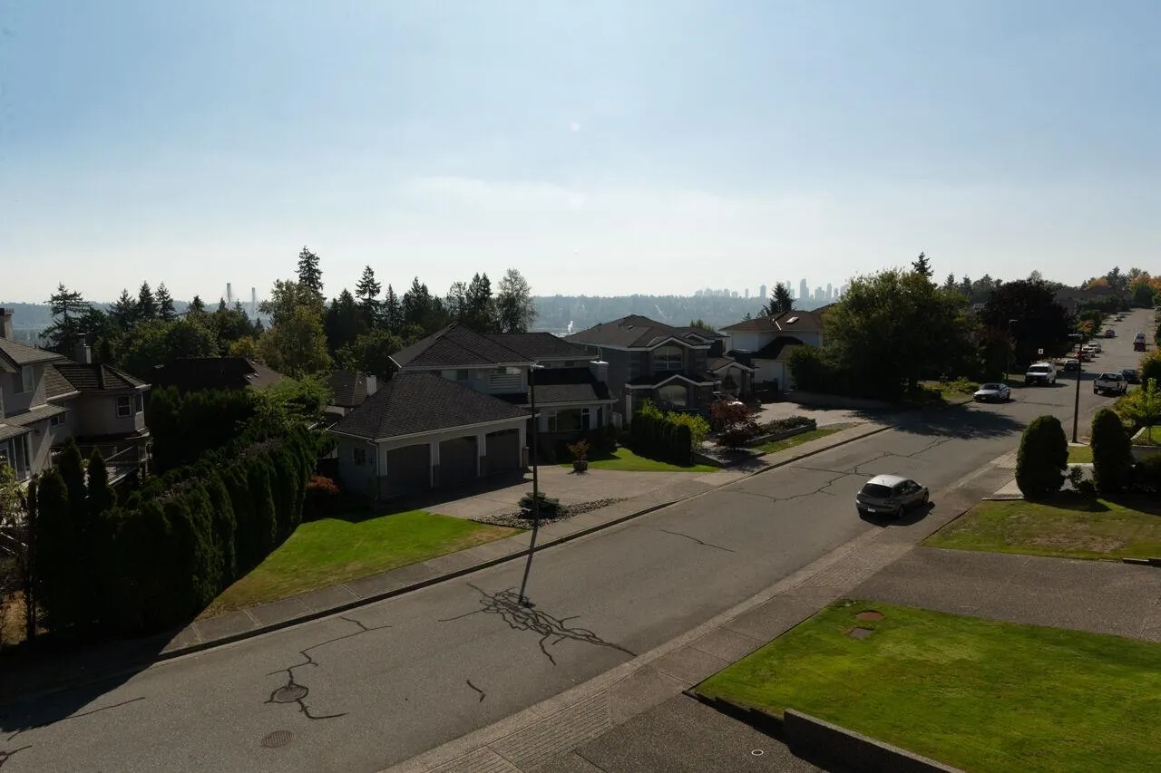2276 Sicamous Avenue