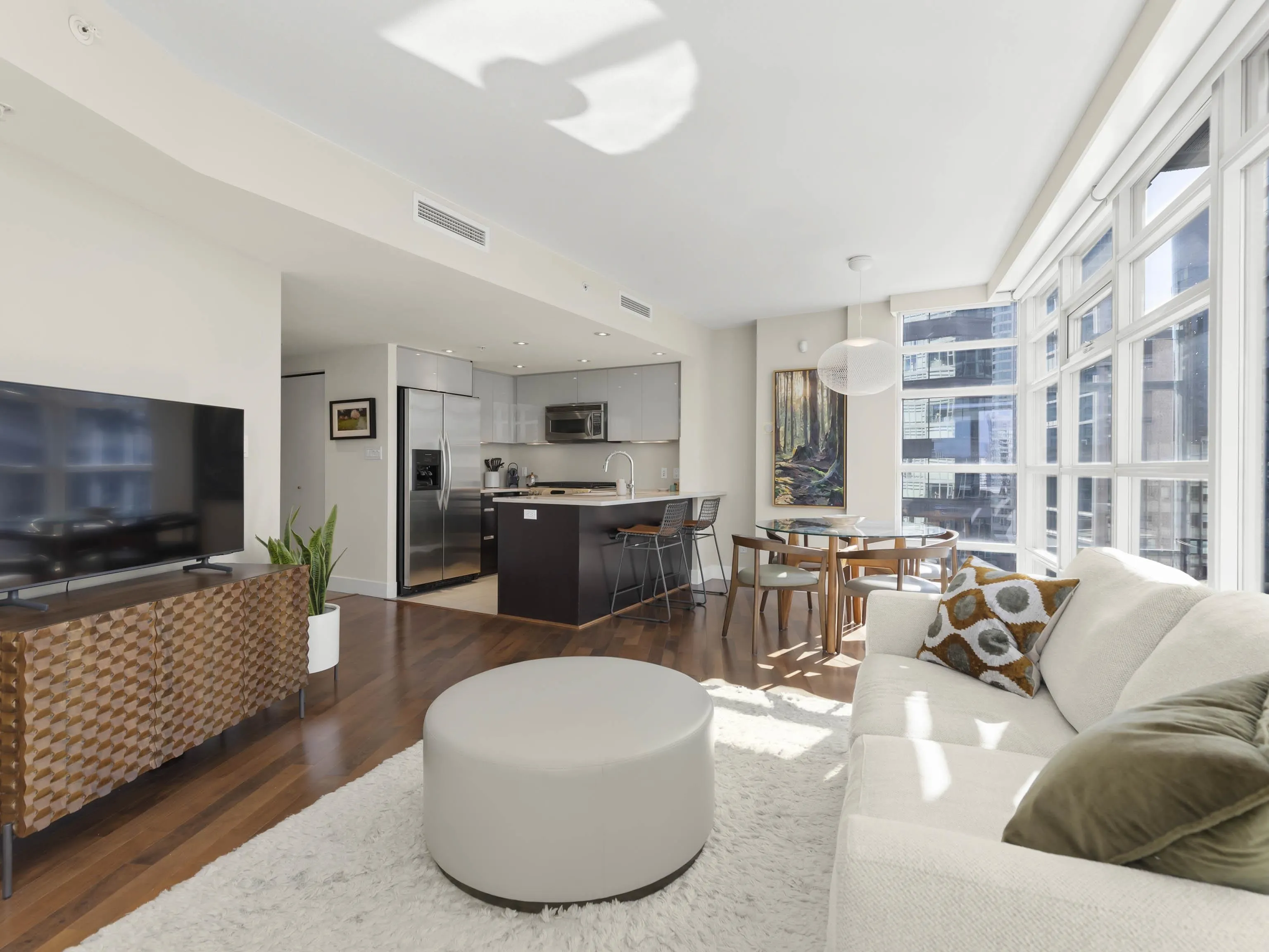 1505 1205 W Hastings Street