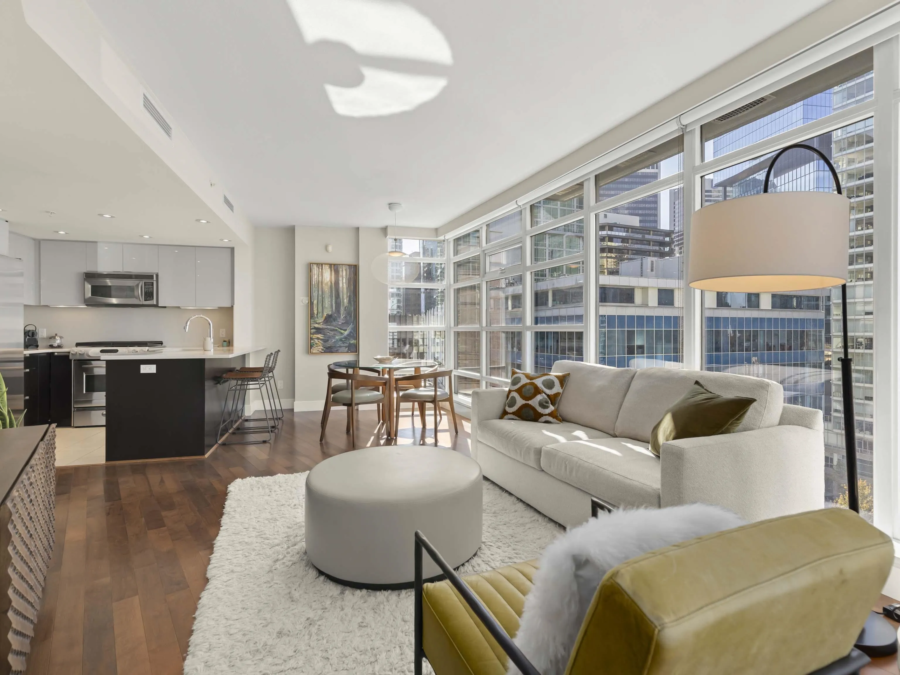 1505 1205 W Hastings Street