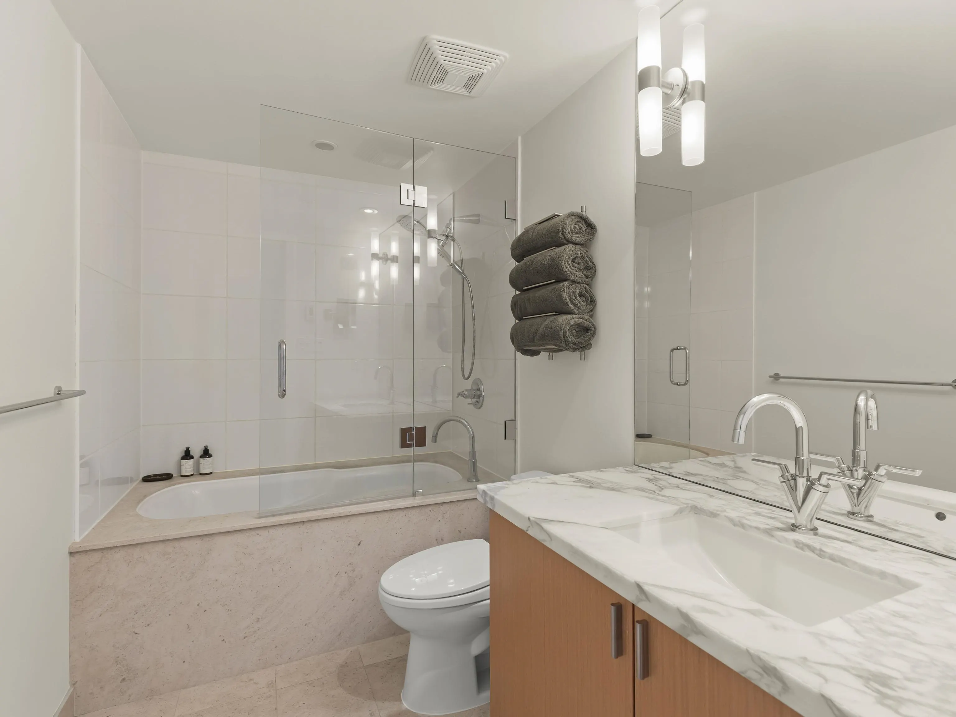 1505 1205 W Hastings Street