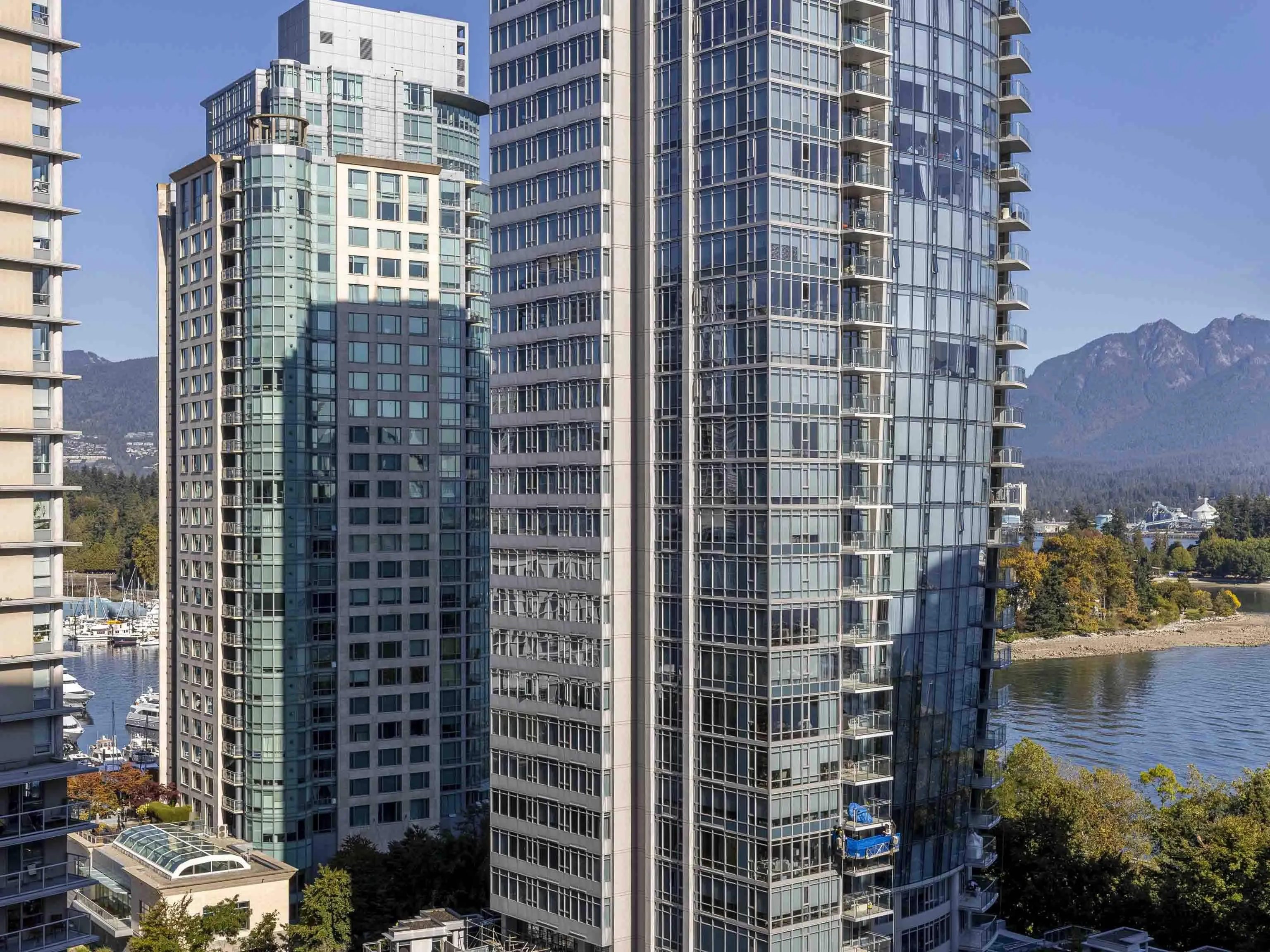 1505 1205 W Hastings Street