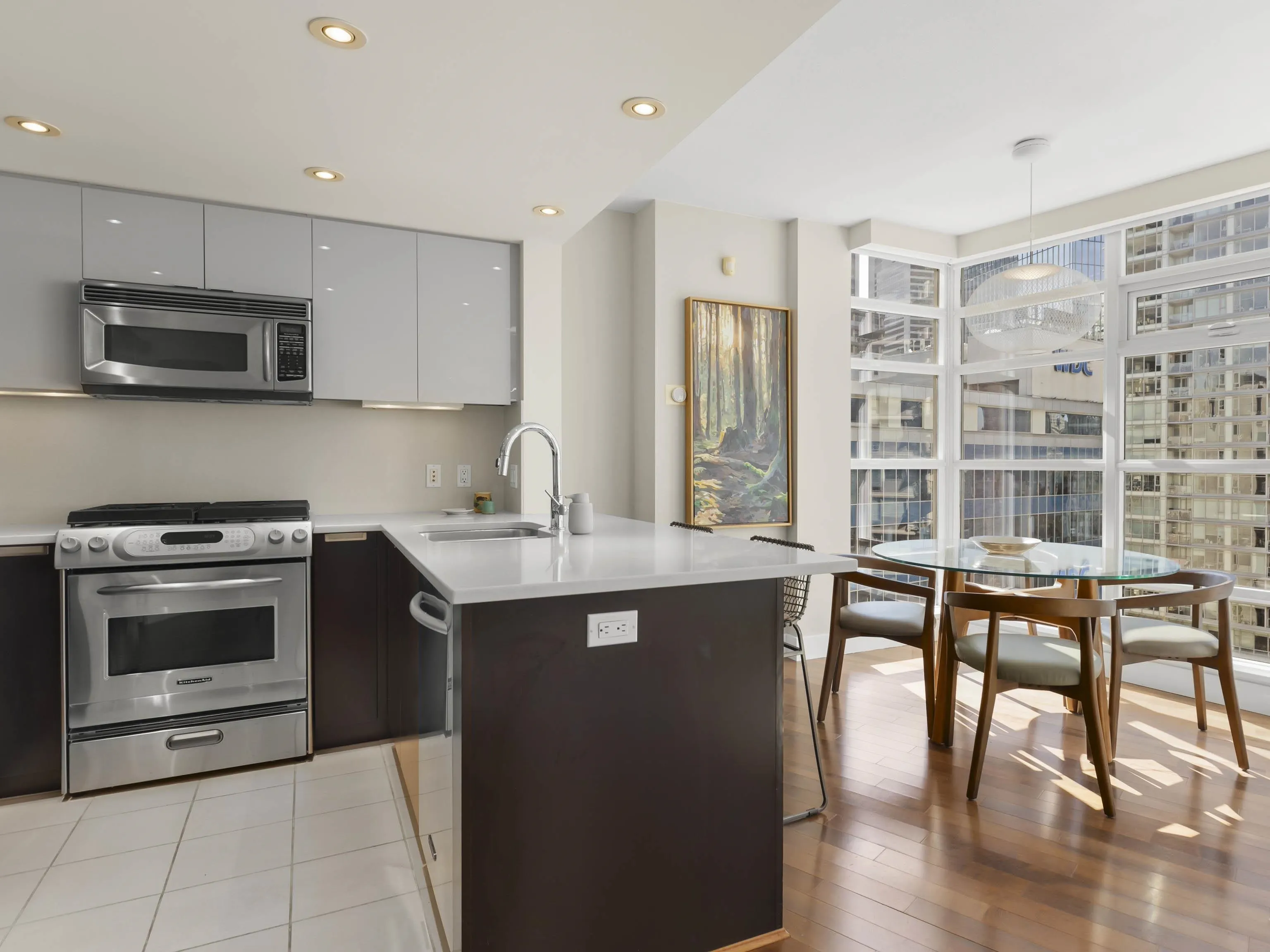 1505 1205 W Hastings Street