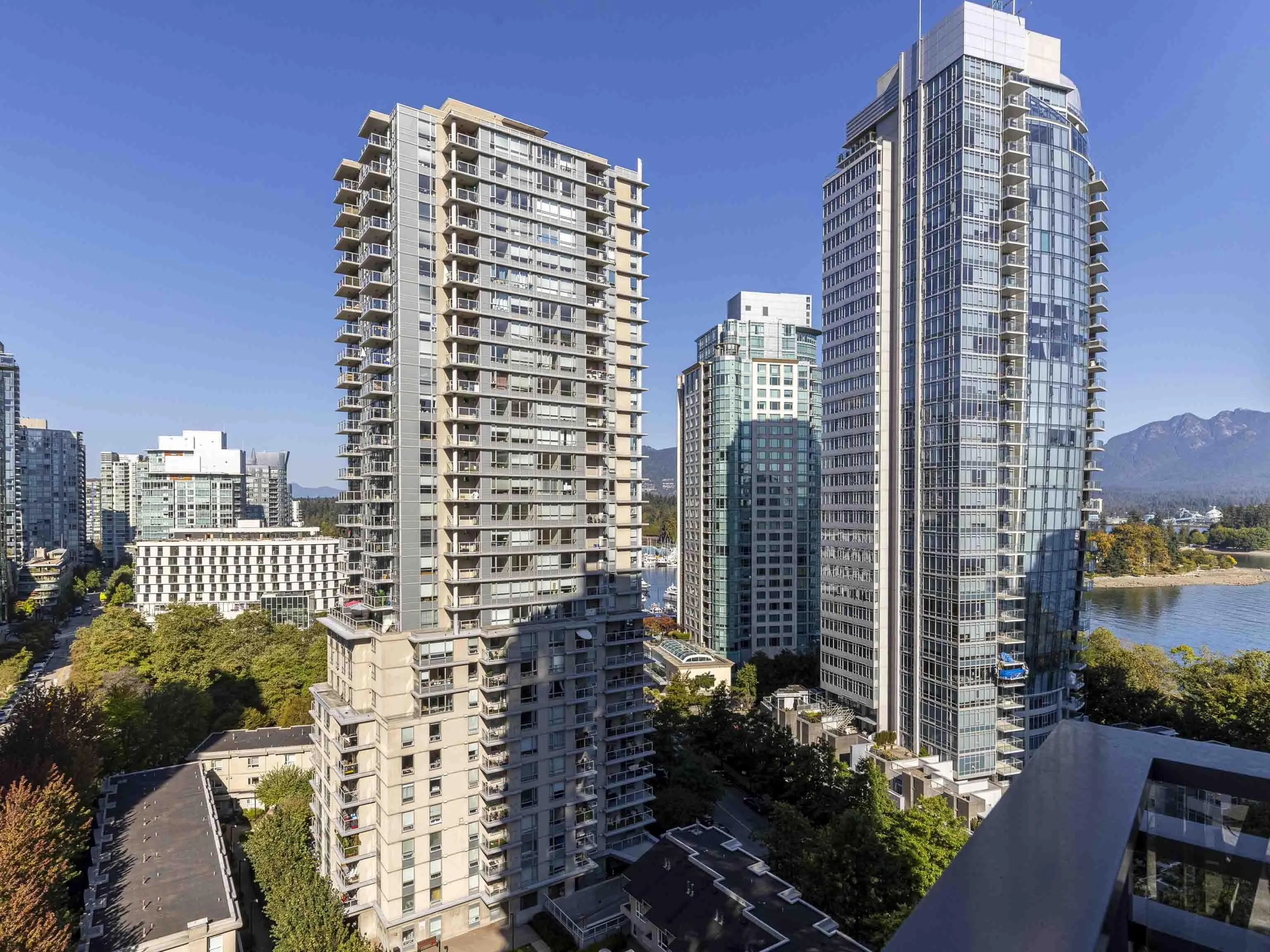 1505 1205 W Hastings Street