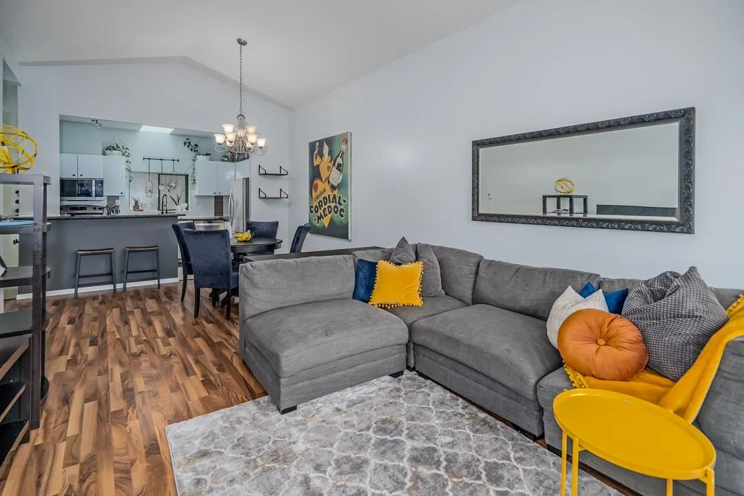 306 7300 Gilbert Road