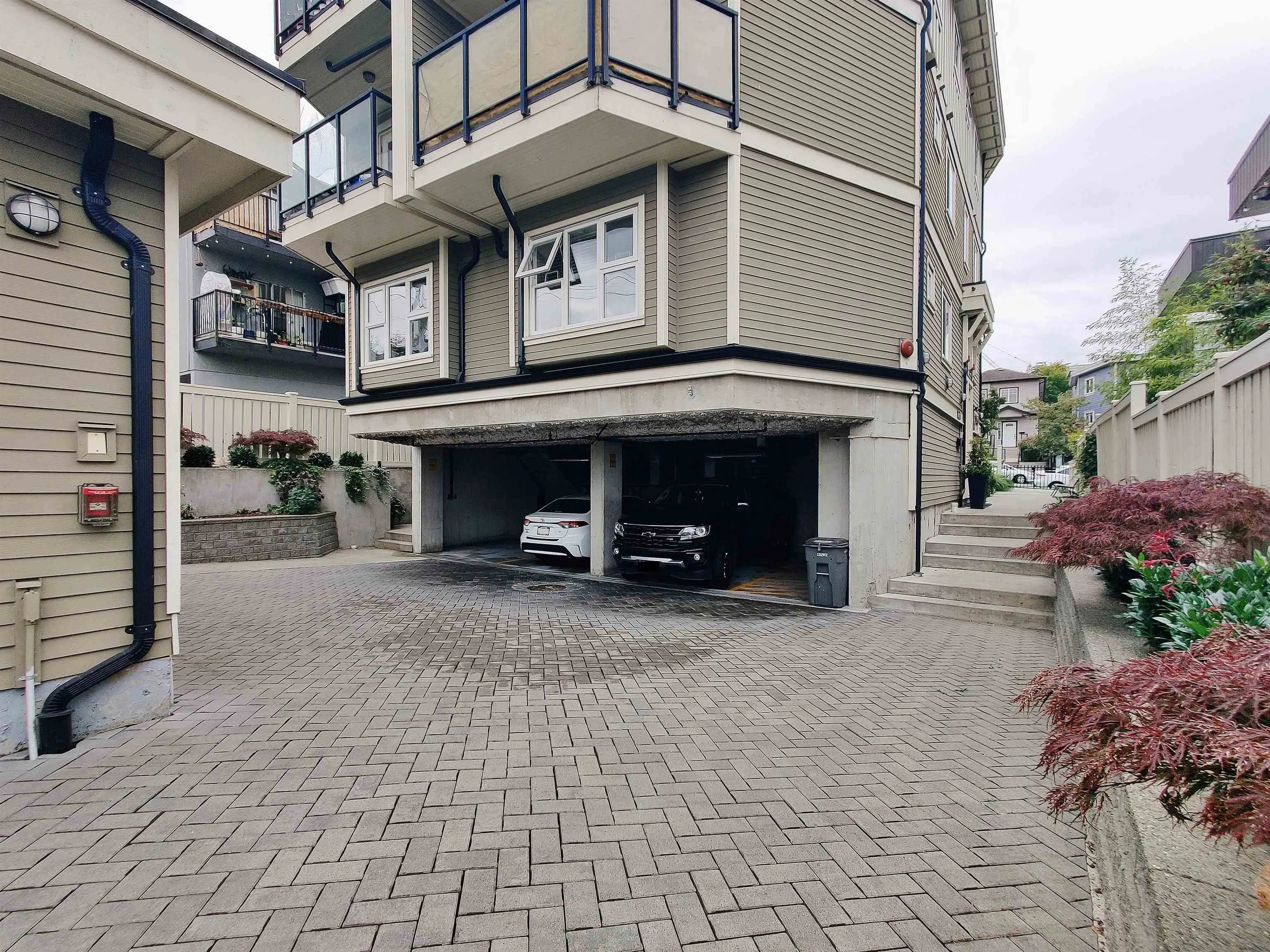2055 Triumph Street