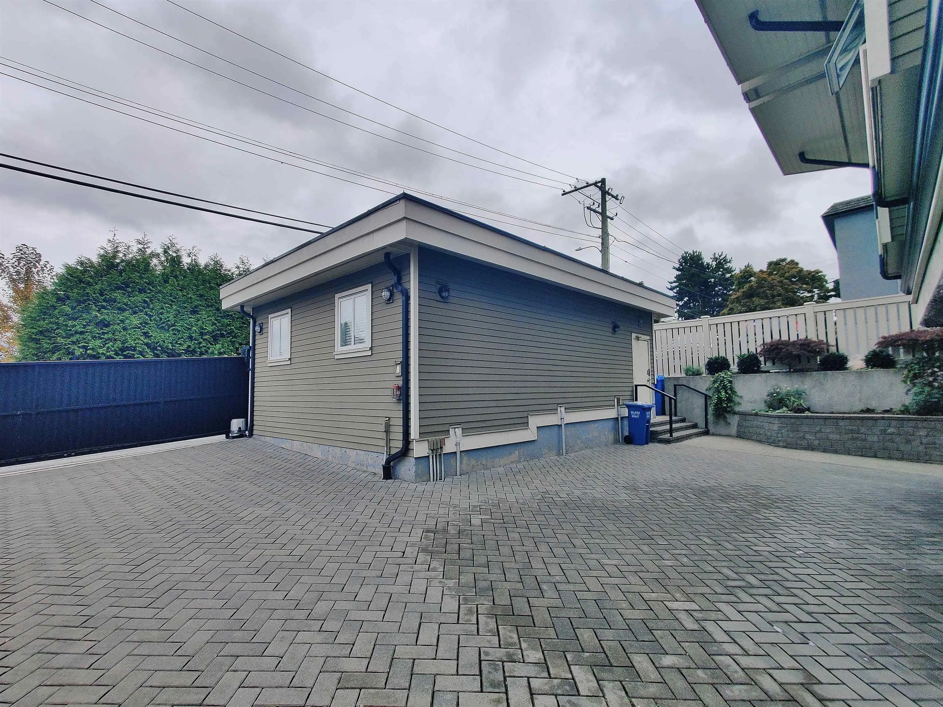 2055 Triumph Street