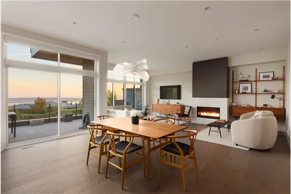 2821 Chippendale Road