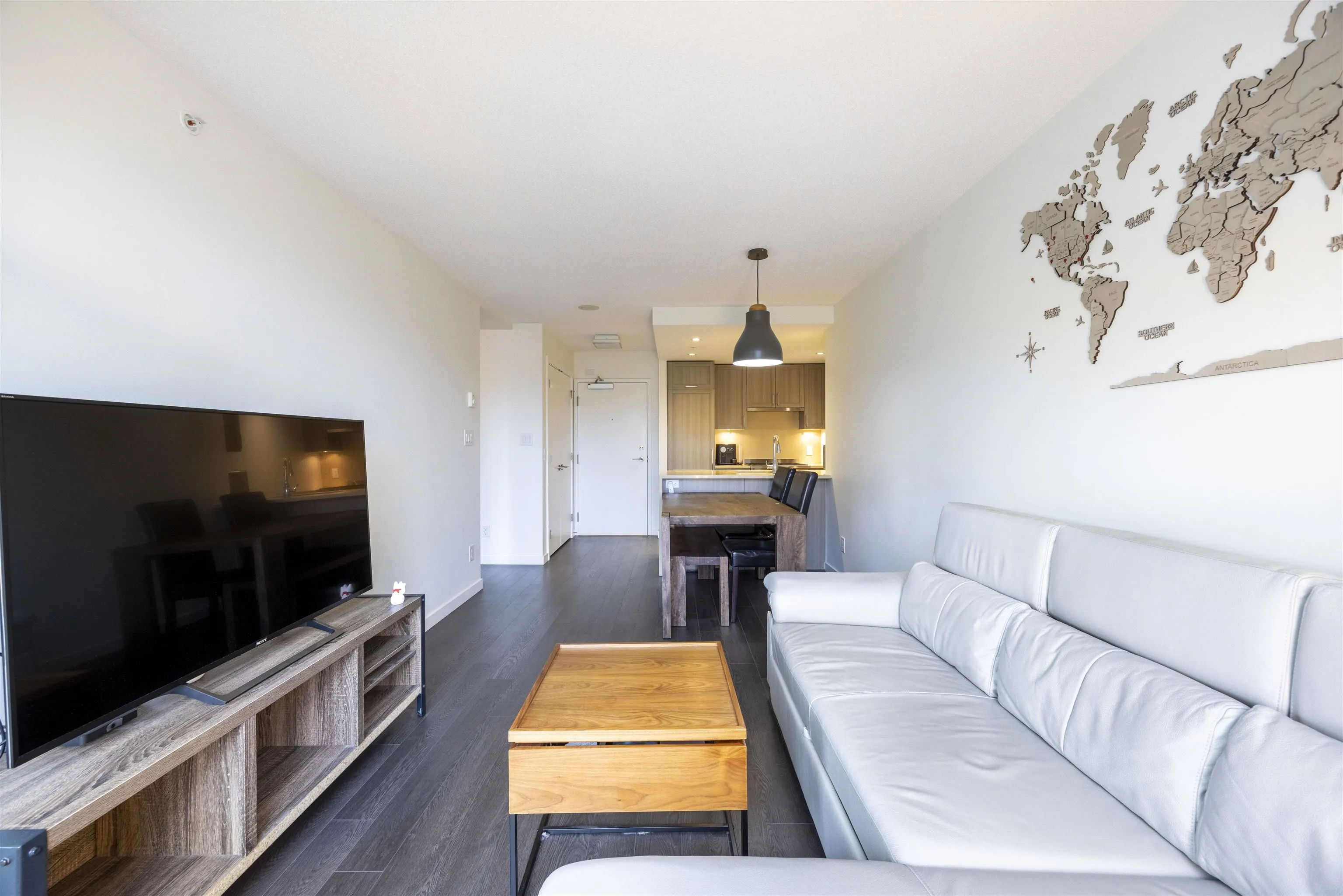 657 5515 Boundary Road