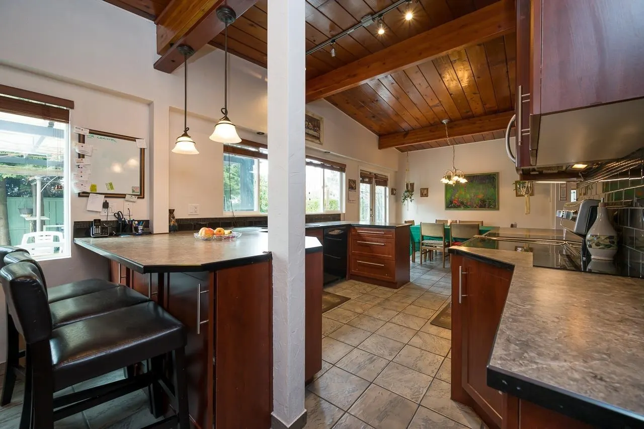 20712 River Road