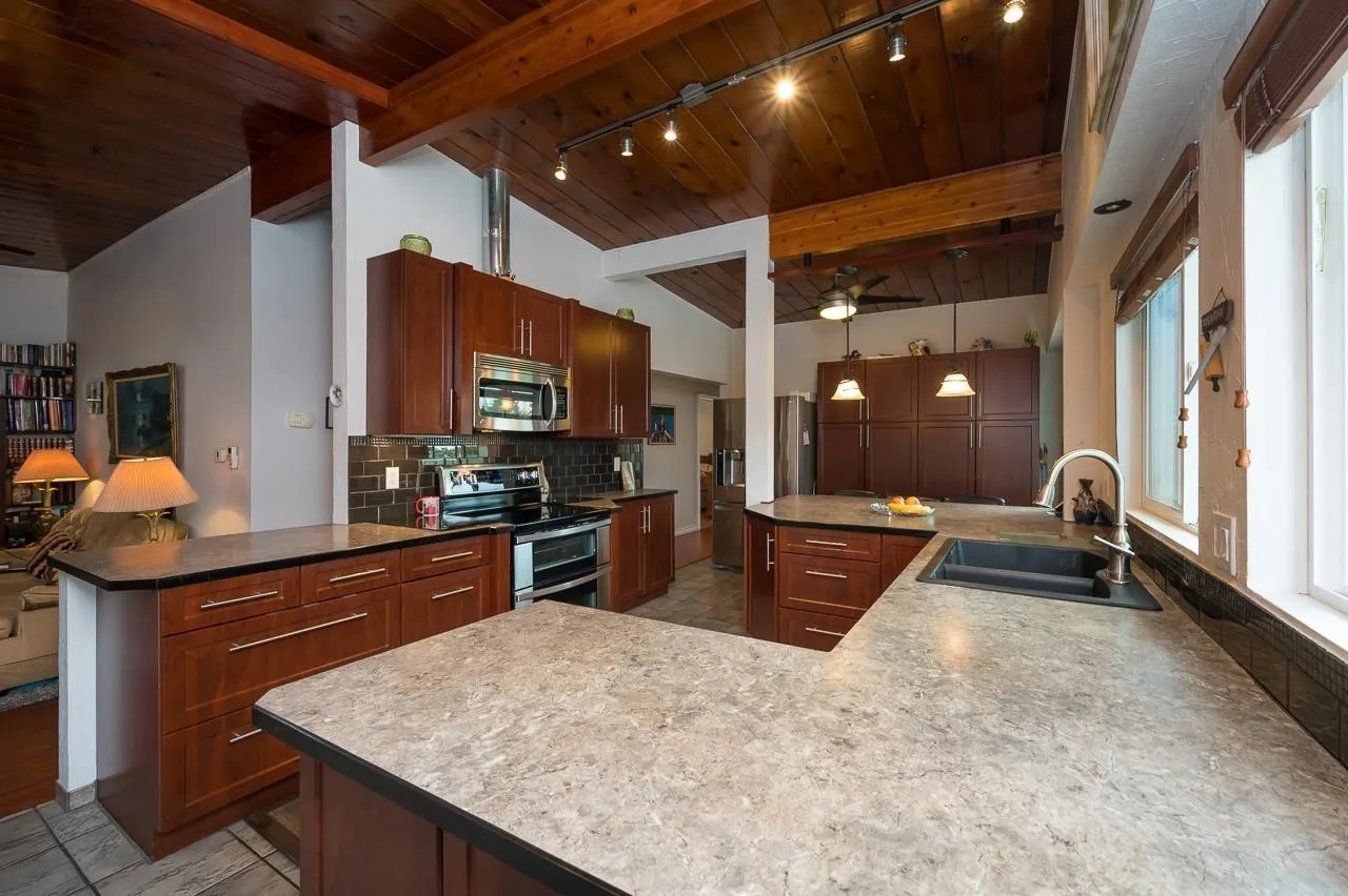 20712 River Road