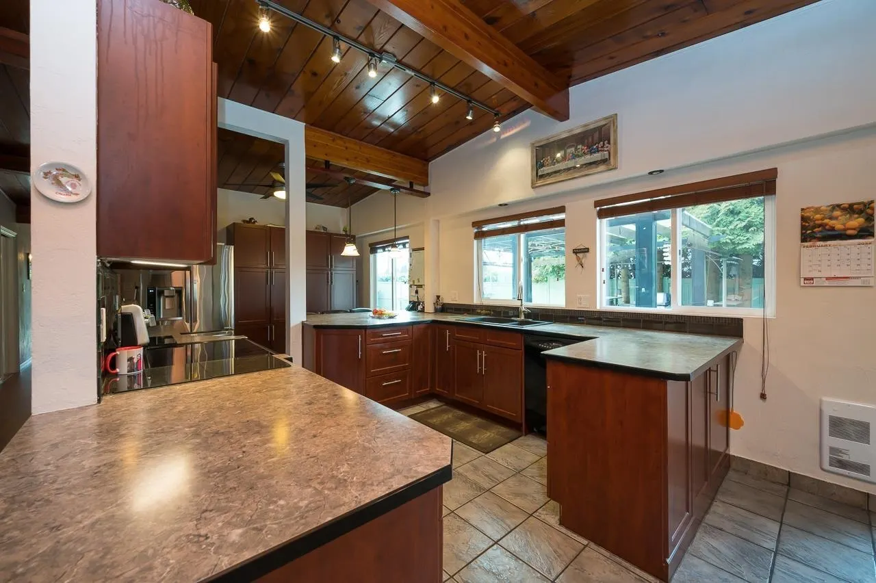 20712 River Road