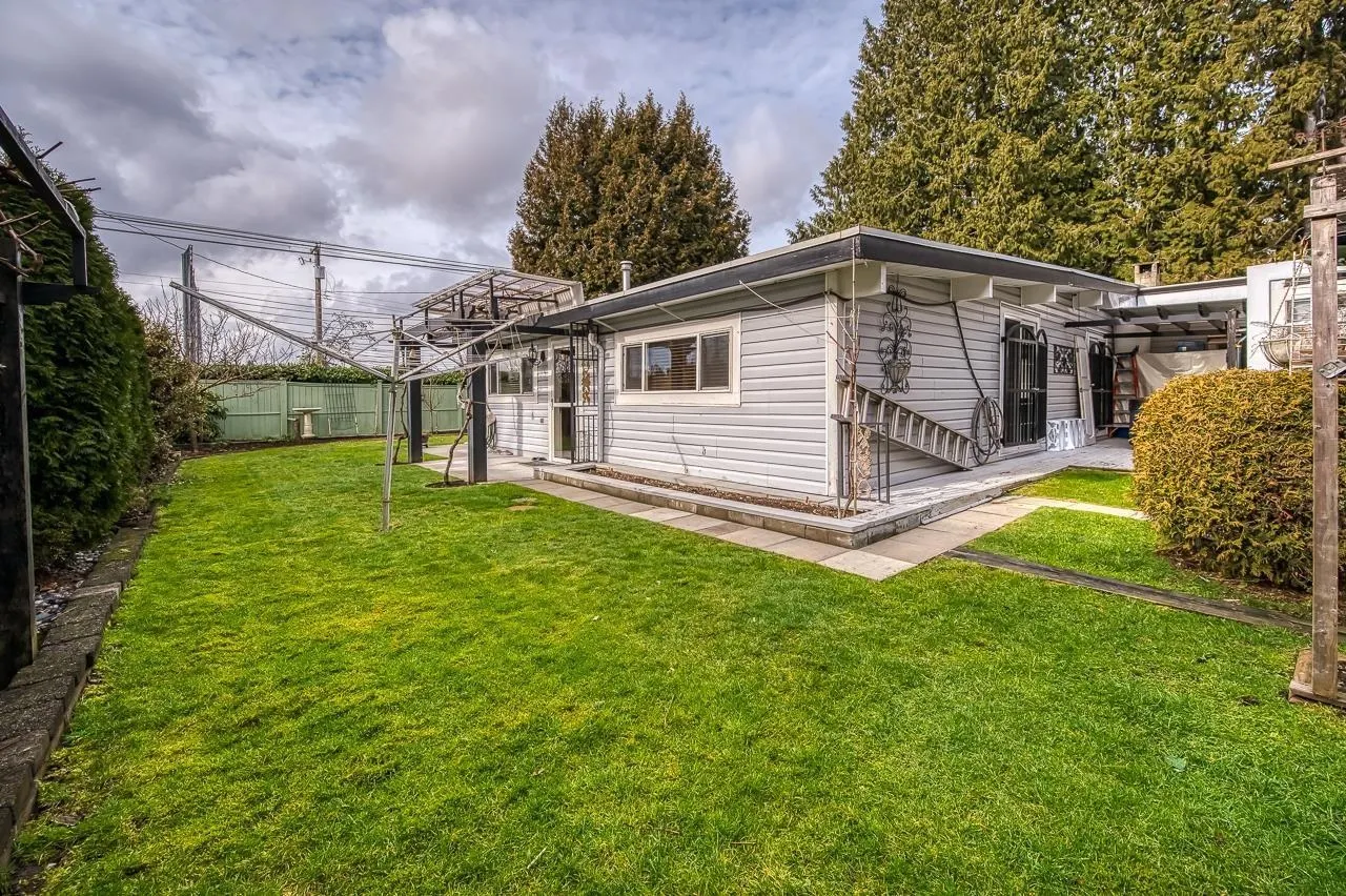 20712 River Road