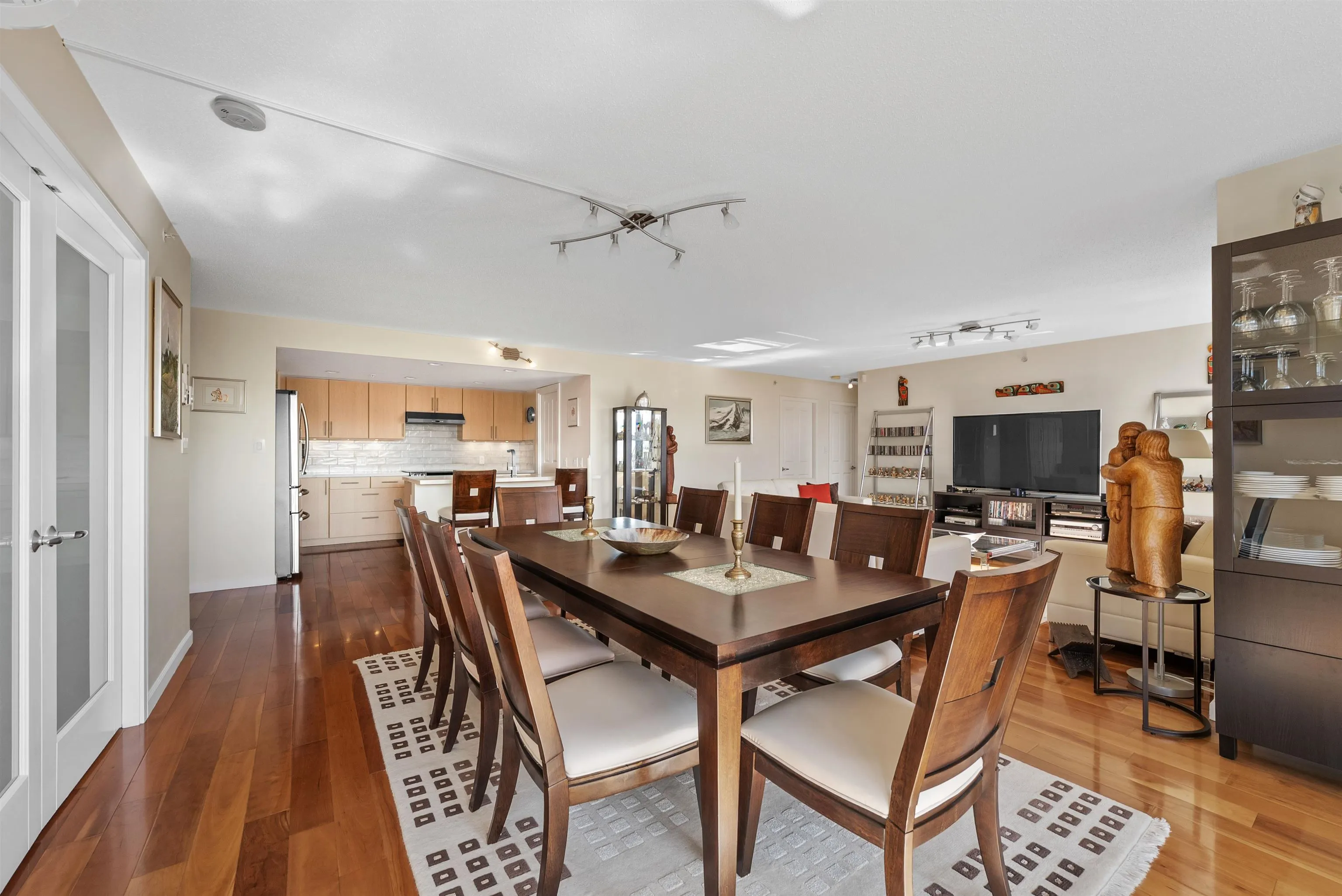 2103 290 Newport Drive