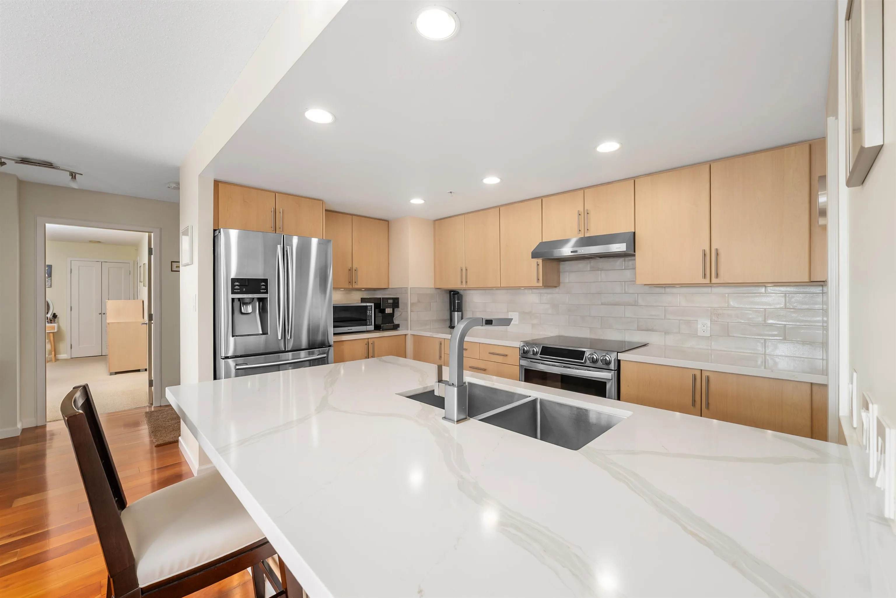 2103 290 Newport Drive