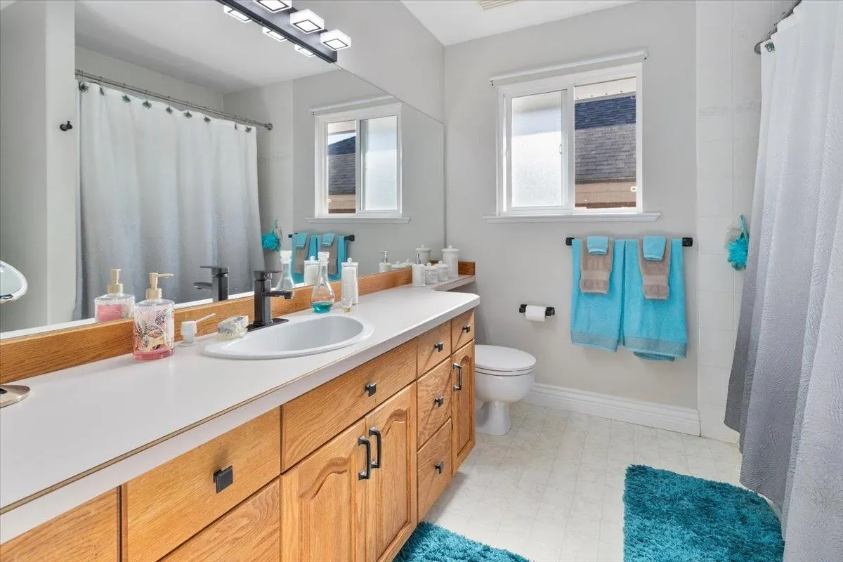 10413 Tamarack Crescent