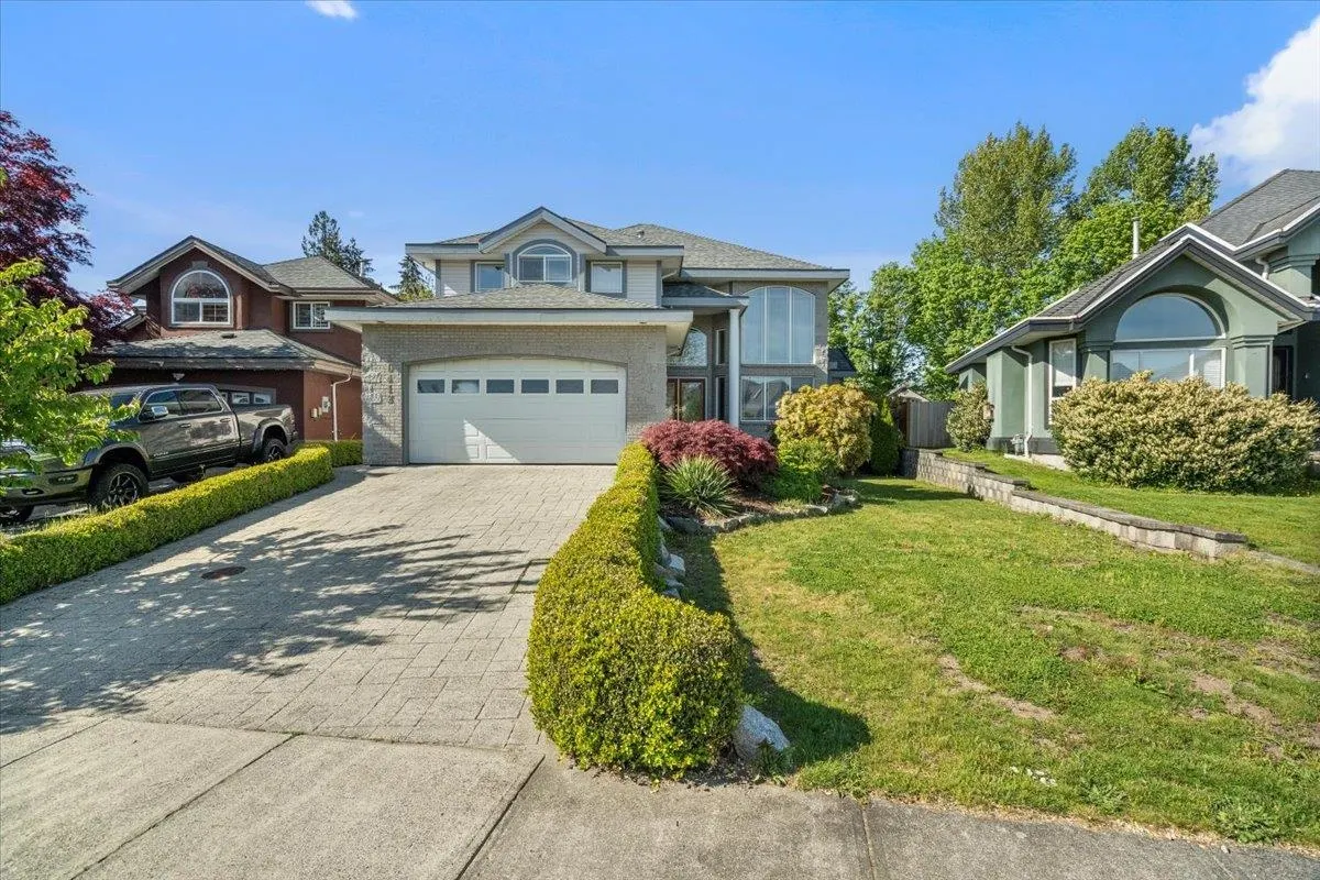 10413 Tamarack Crescent