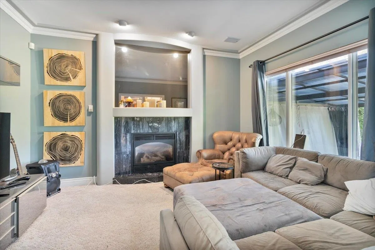 10413 Tamarack Crescent