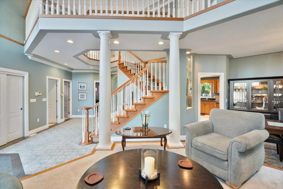 10413 Tamarack Crescent