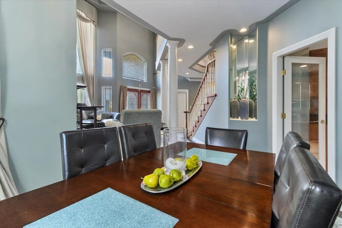 10413 Tamarack Crescent
