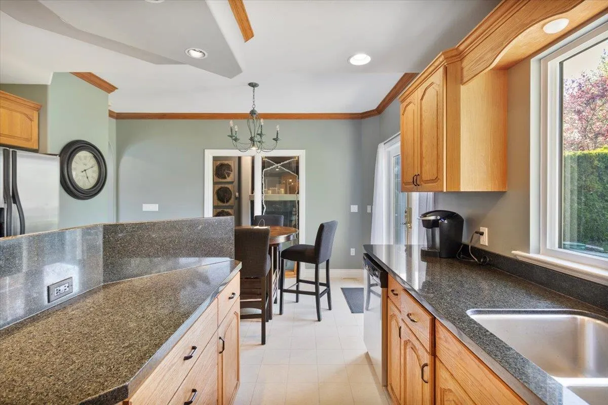 10413 Tamarack Crescent
