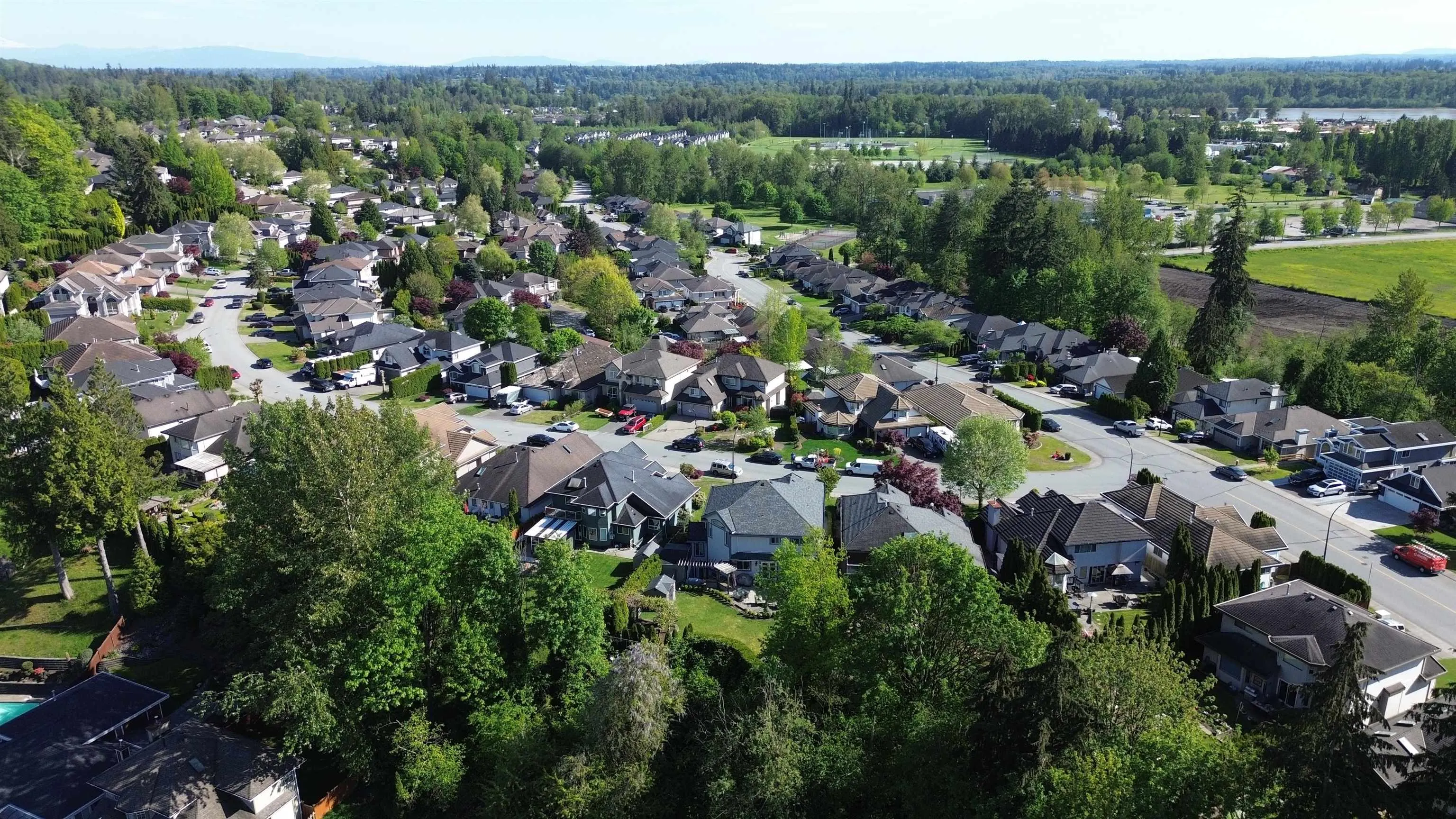 10413 Tamarack Crescent