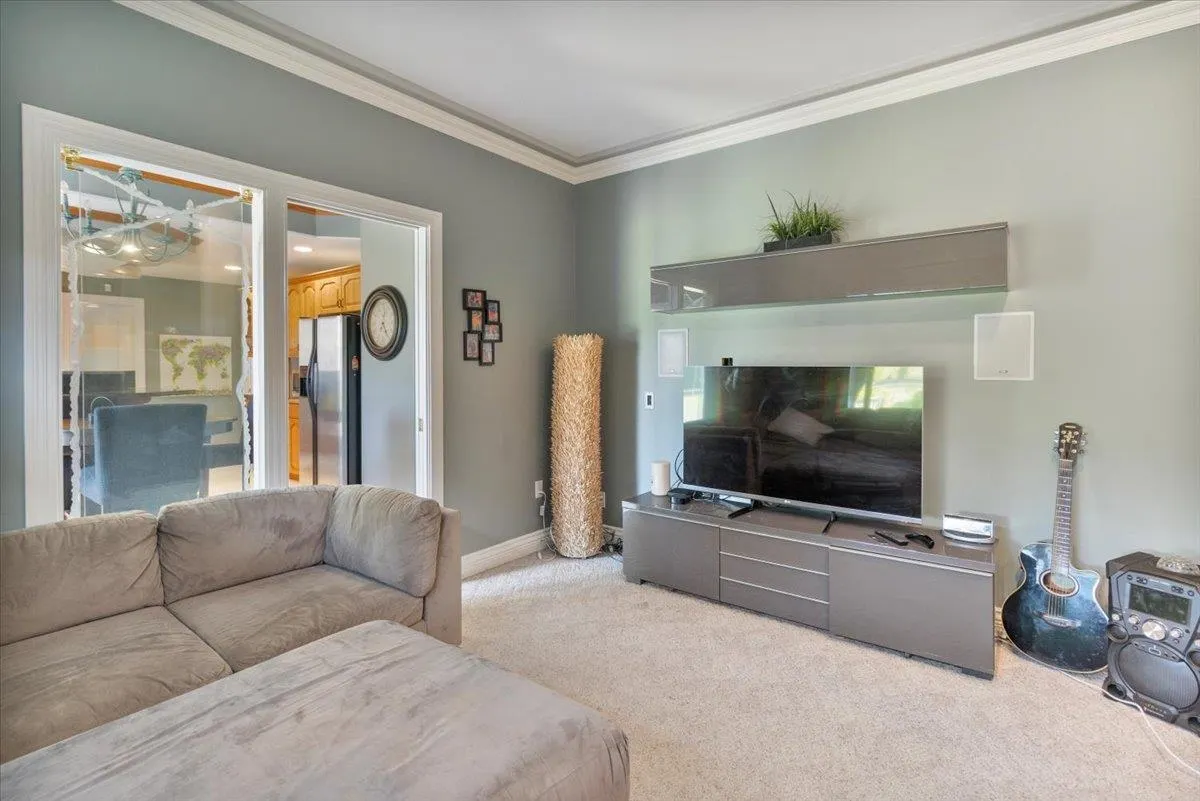 10413 Tamarack Crescent