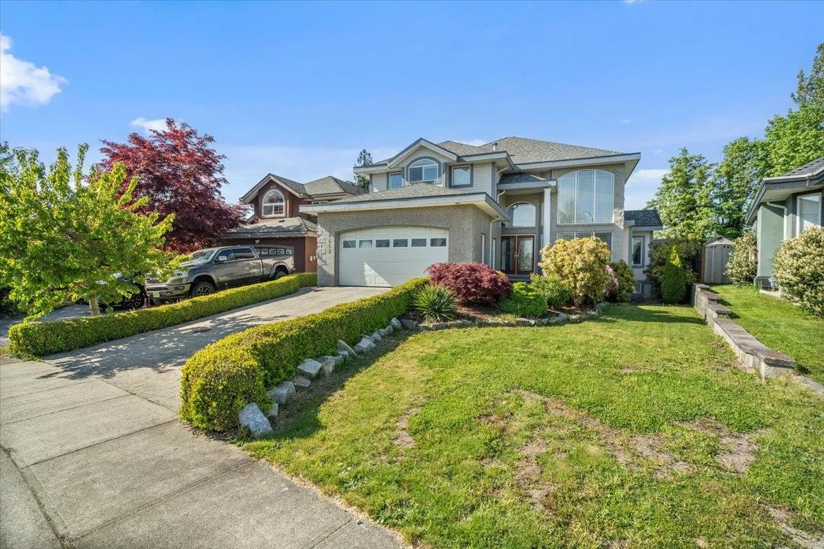 10413 Tamarack Crescent