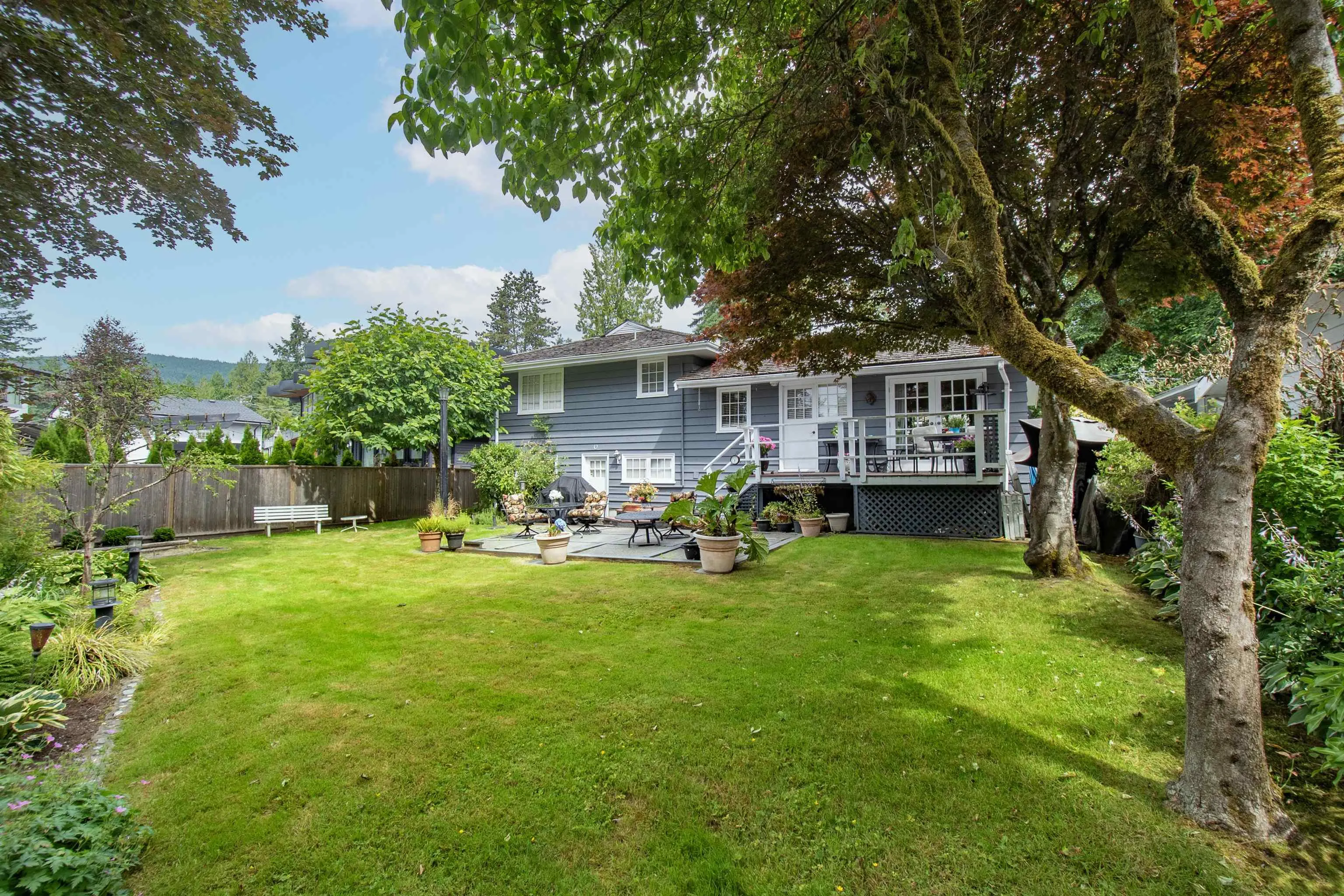 1057 Montroyal Boulevard