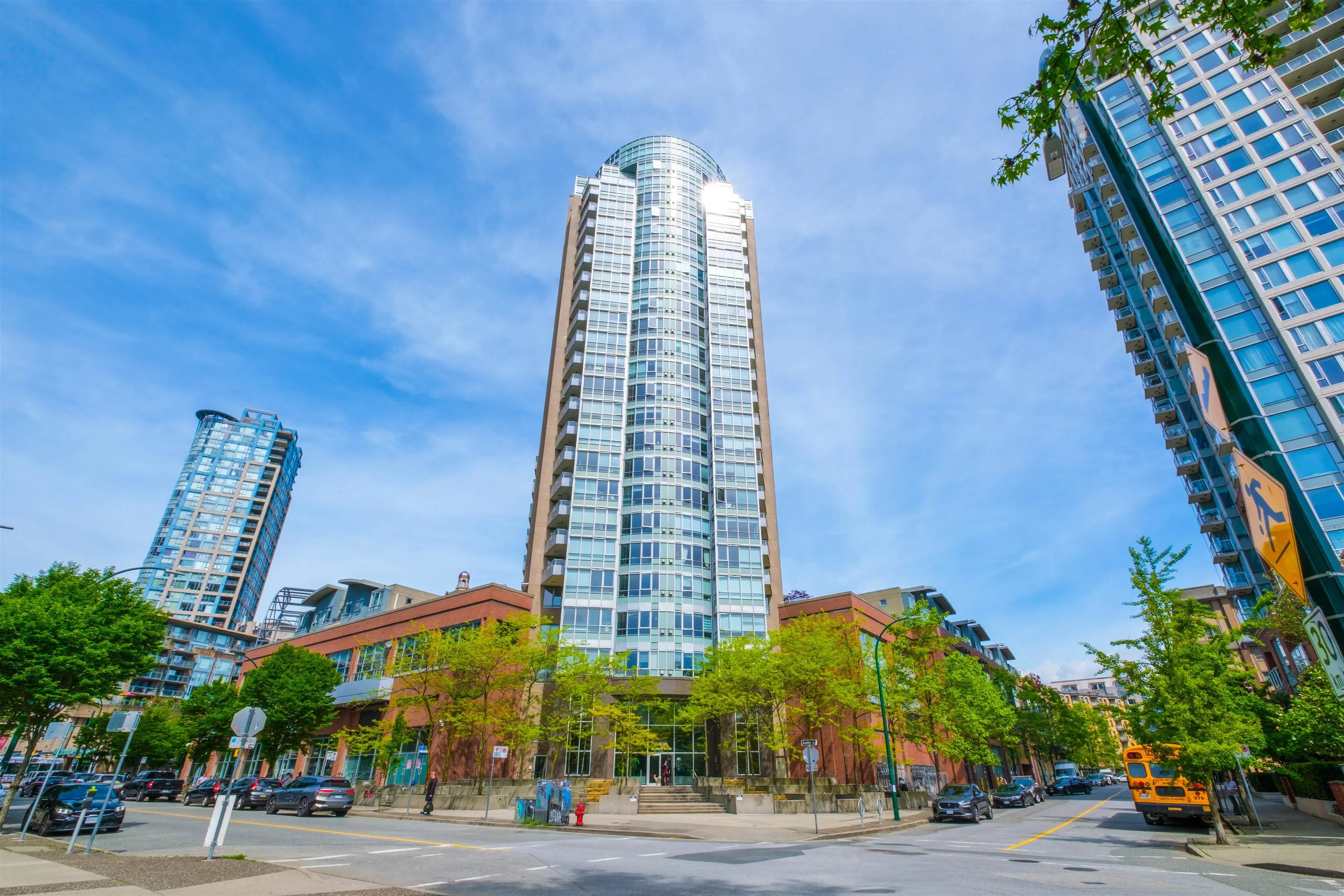 1703 63 Keefer Place
