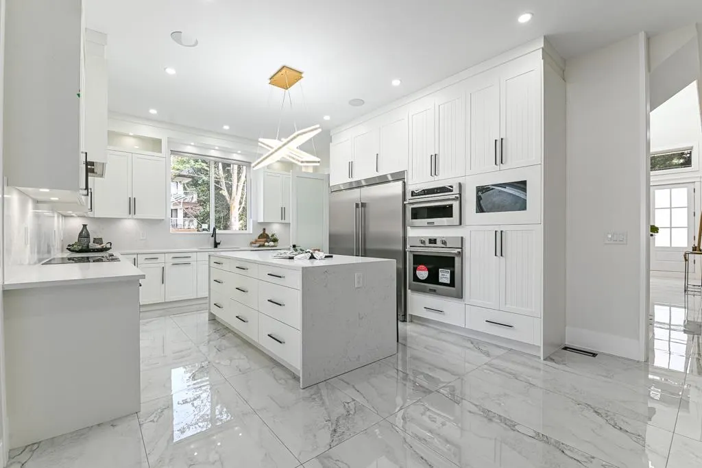 33995 Walnut Avenue