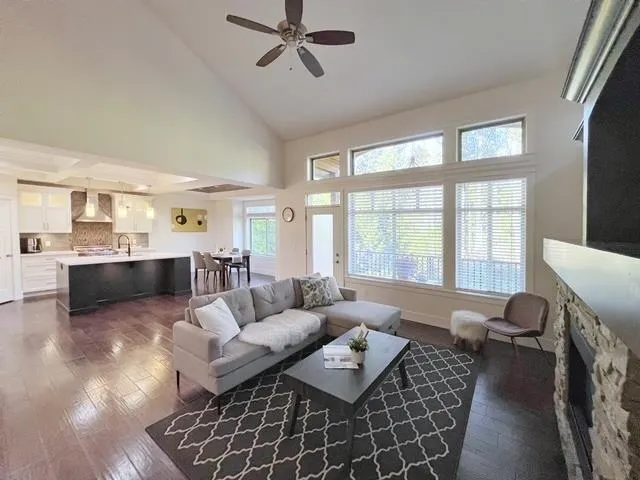 1339 Greenbank Court