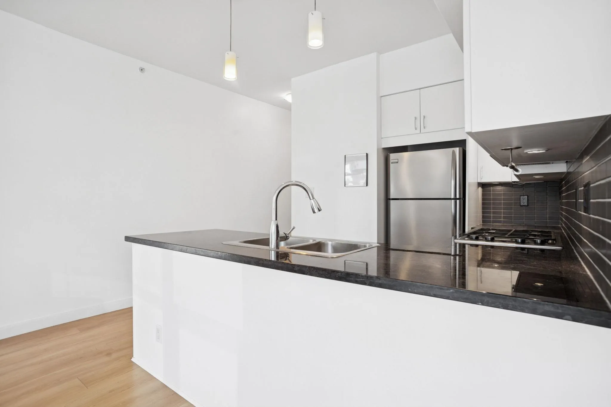 1203 1050 Smithe Street
