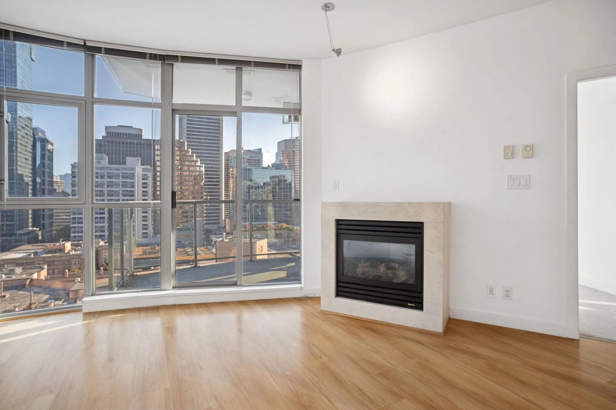 1203 1050 Smithe Street