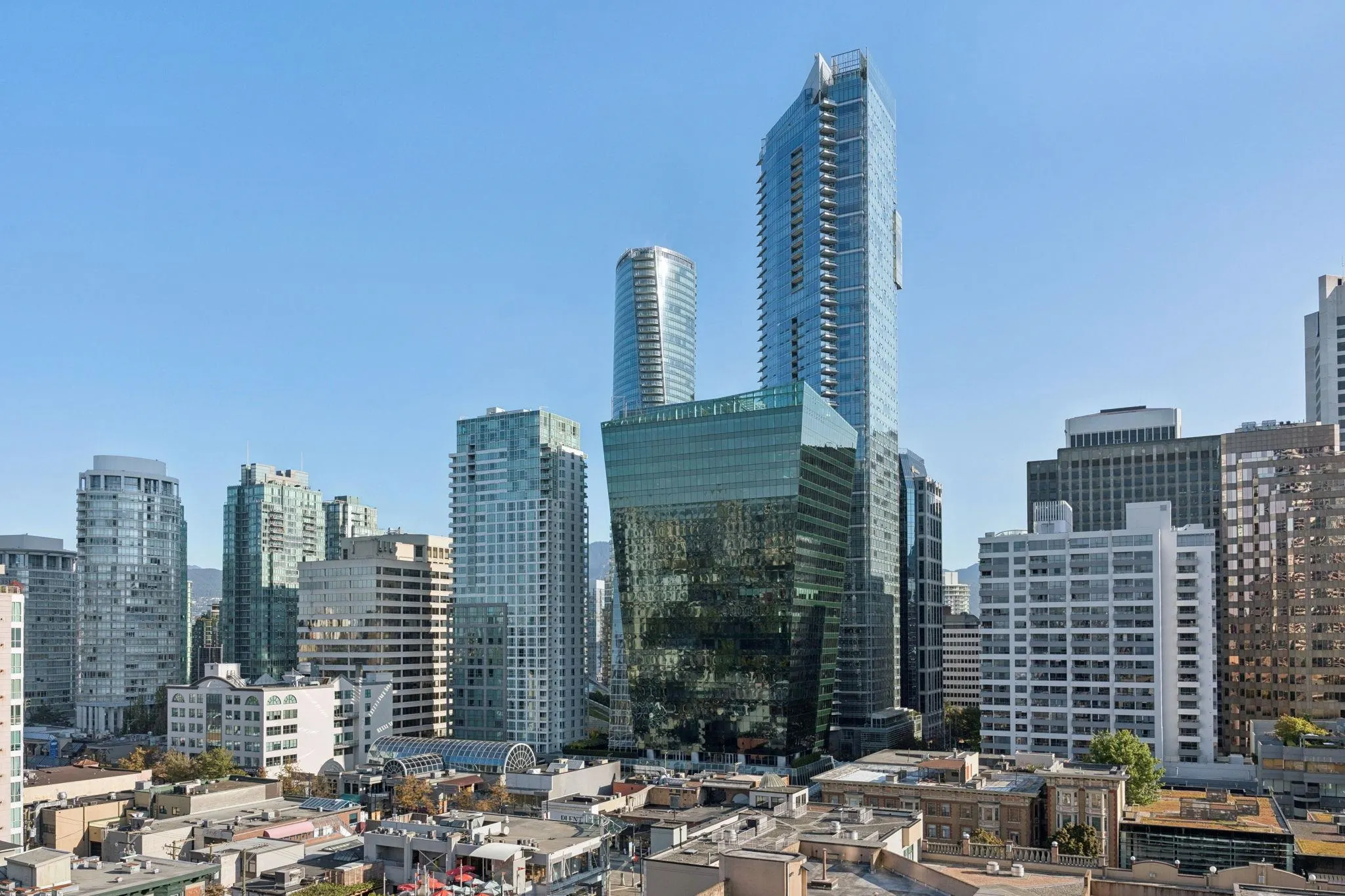 1203 1050 Smithe Street