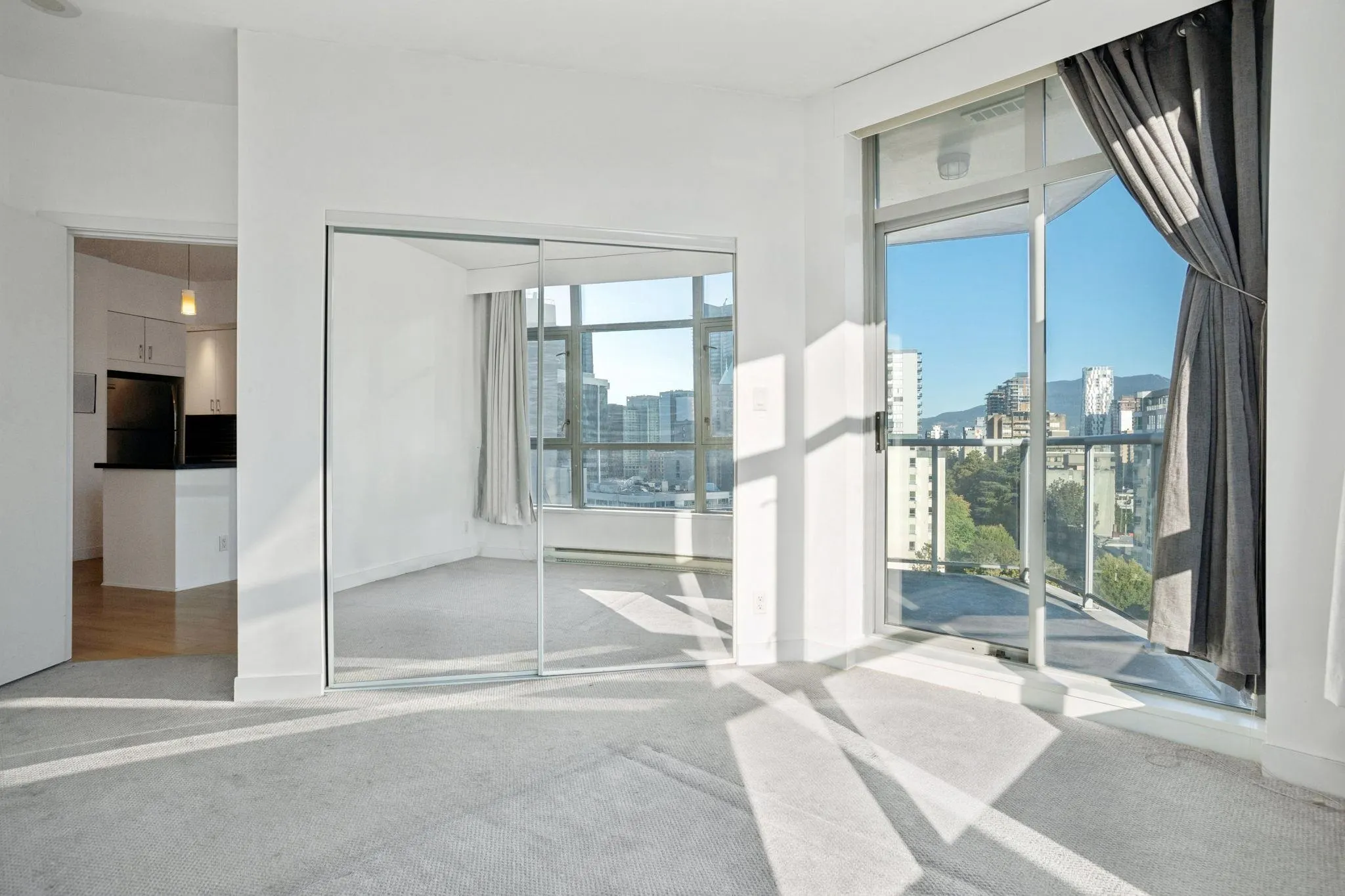 1203 1050 Smithe Street