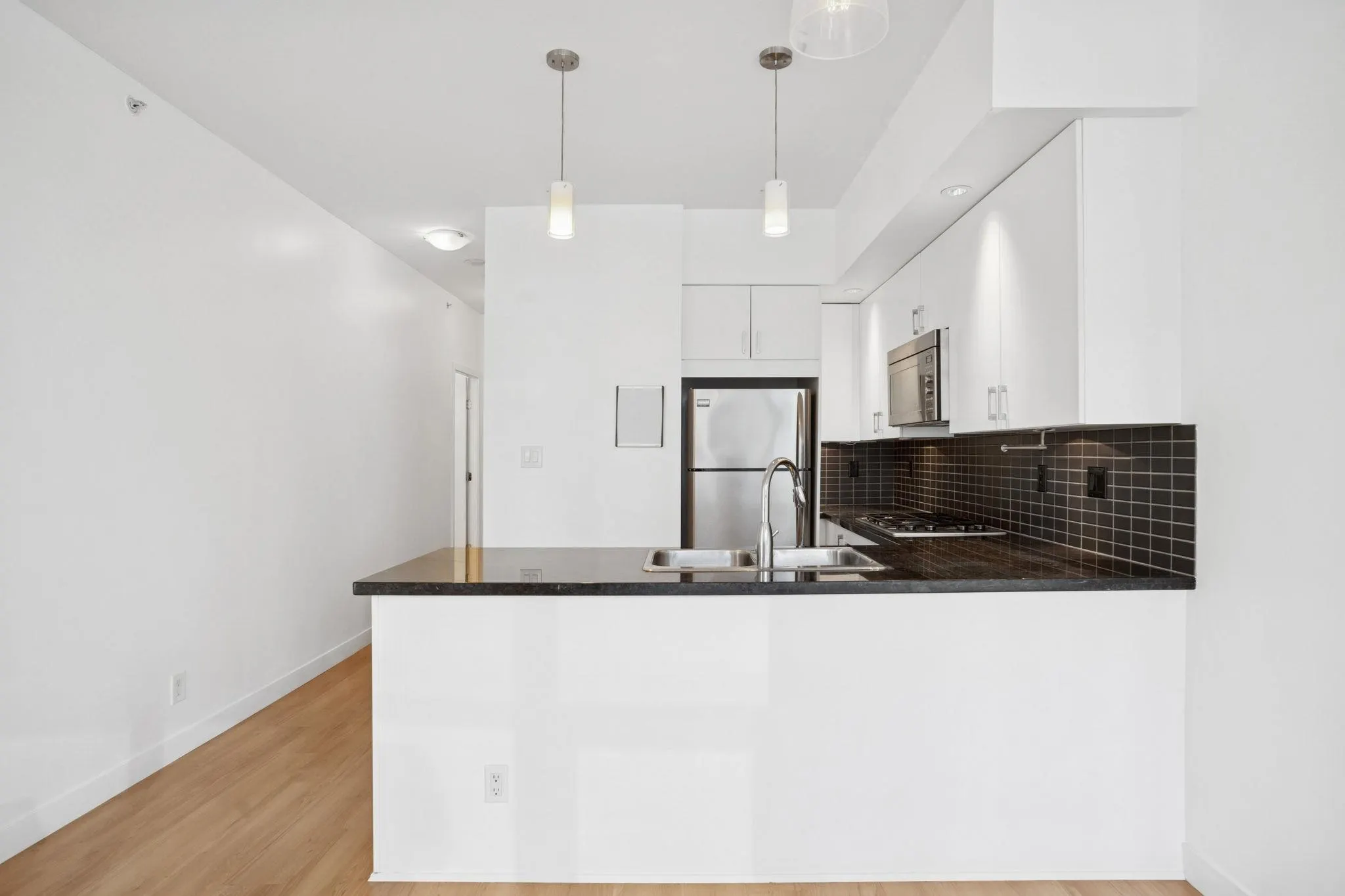 1203 1050 Smithe Street